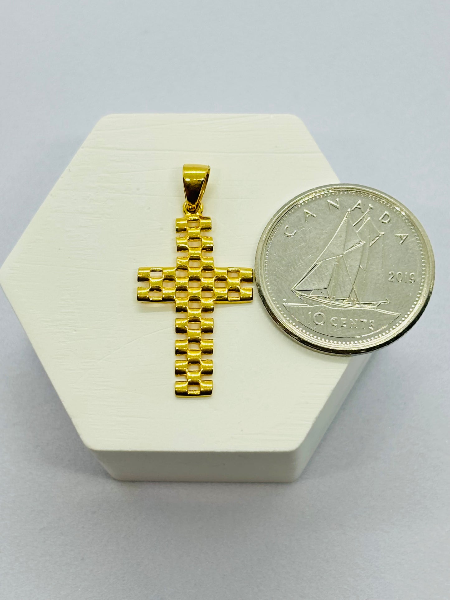 18K Gold Cross Pendant