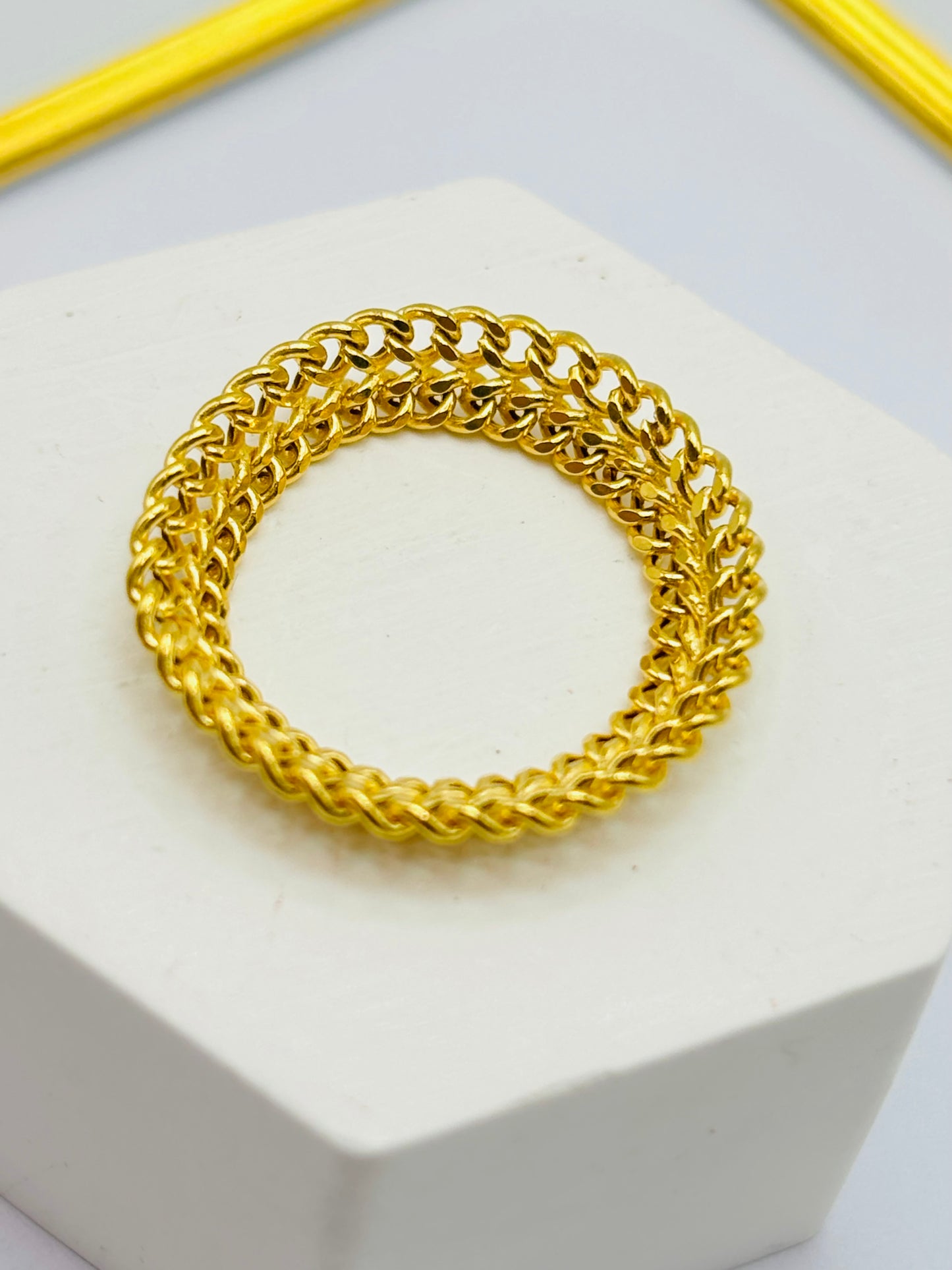18K Gold Heartbiz Style Ring