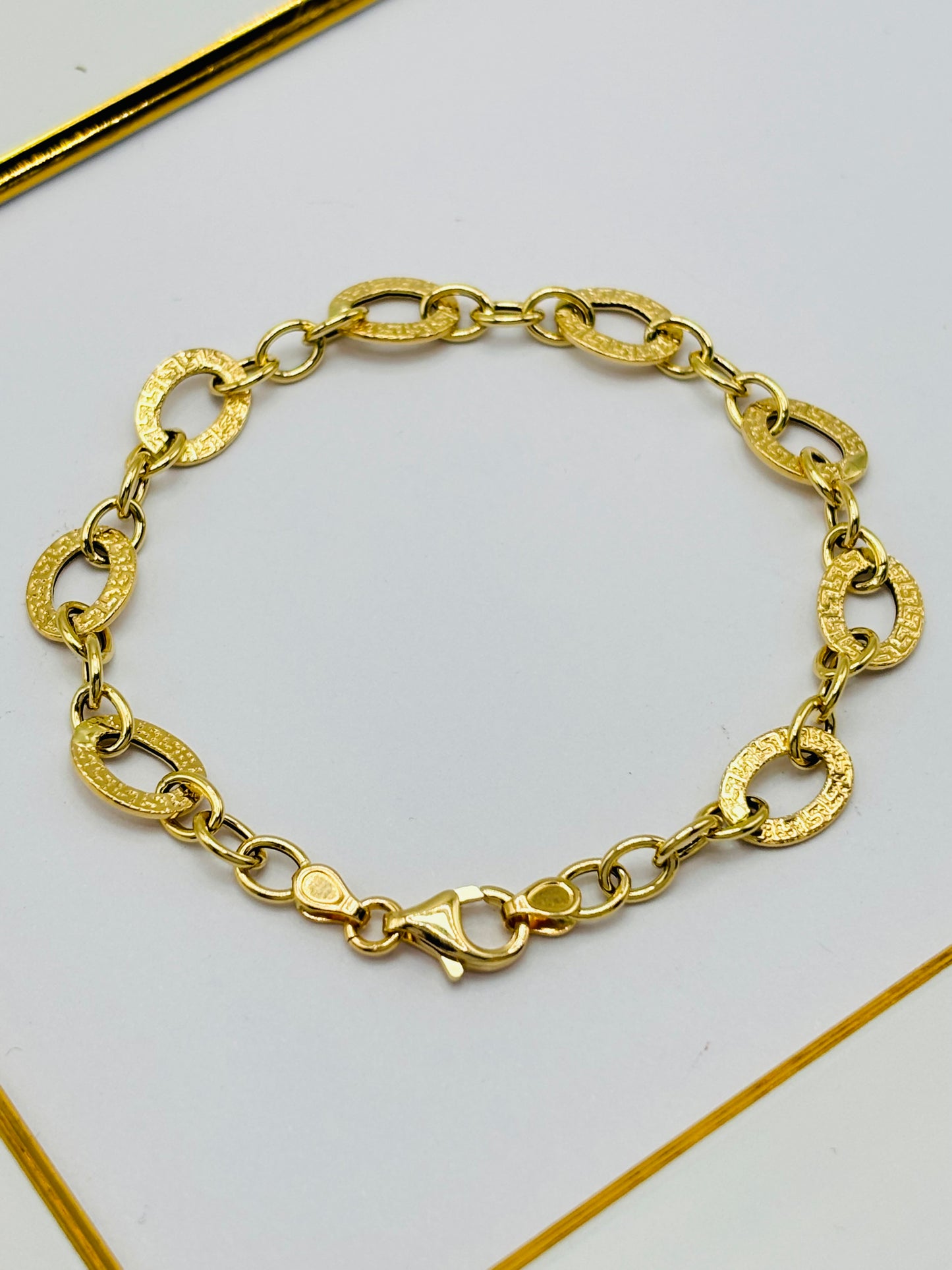 18K Gold F Bracelet 7.5 mm width