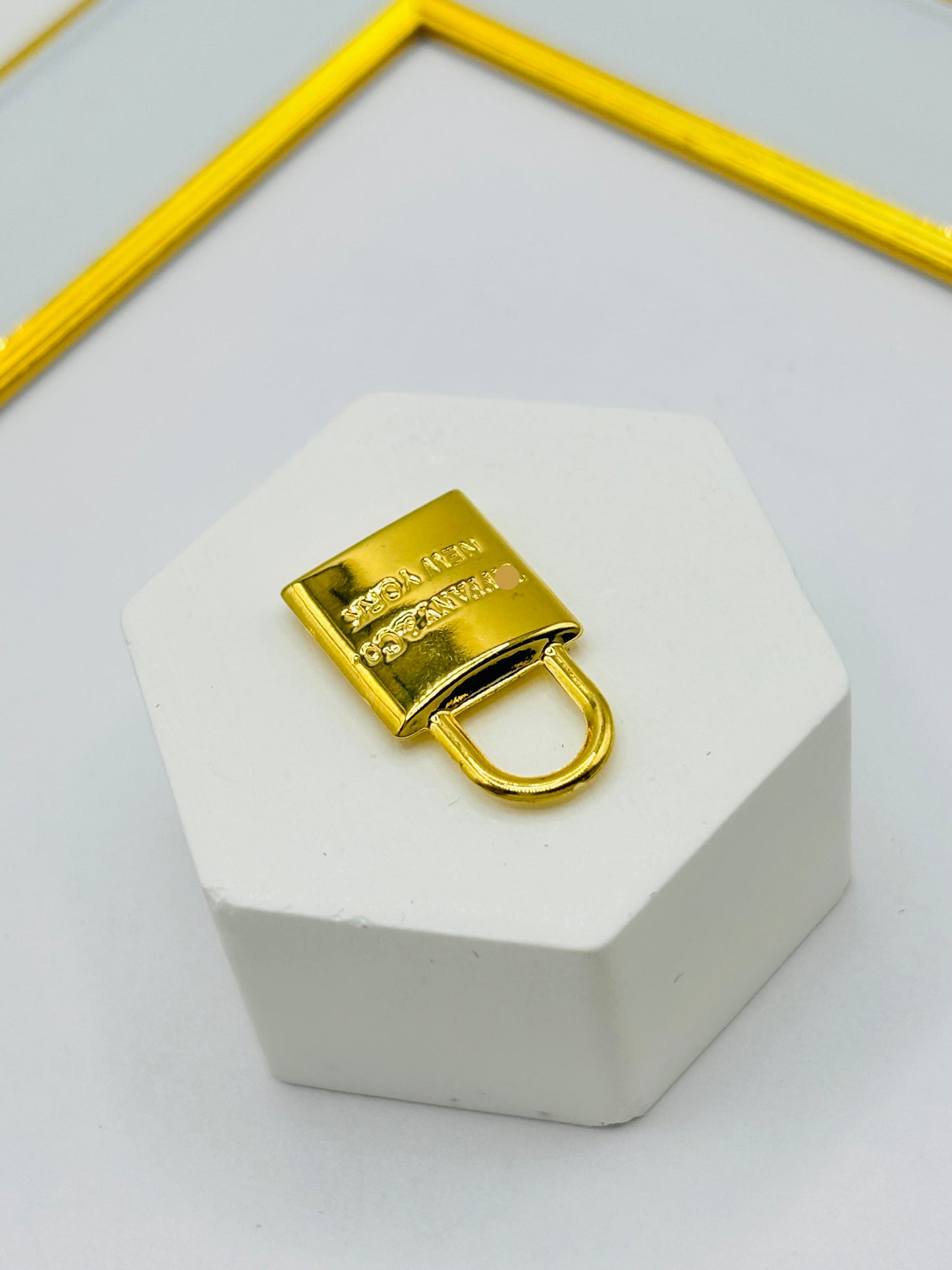 18K Gold Padlock Pendant