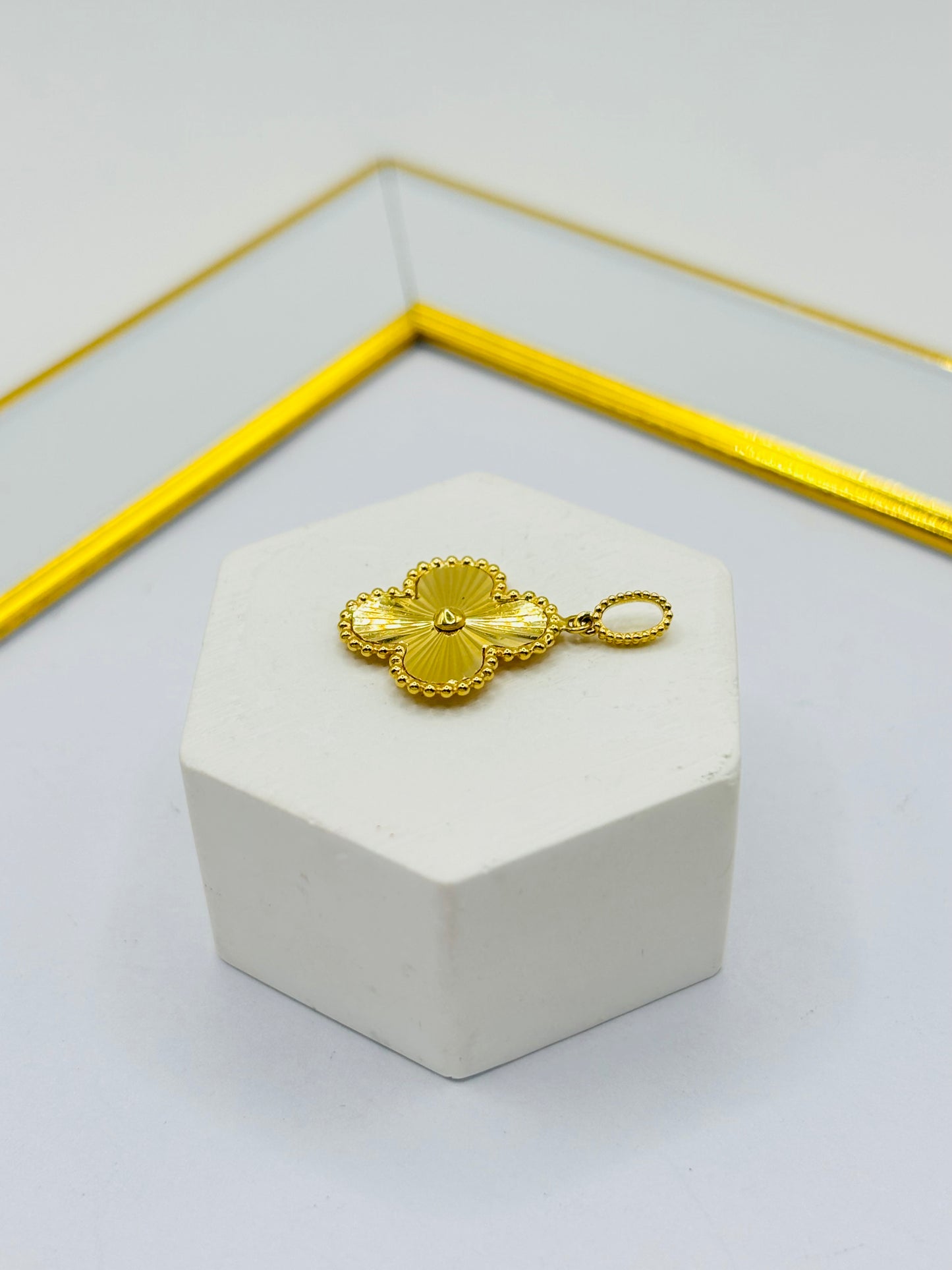 18K Gold Clover Pendant