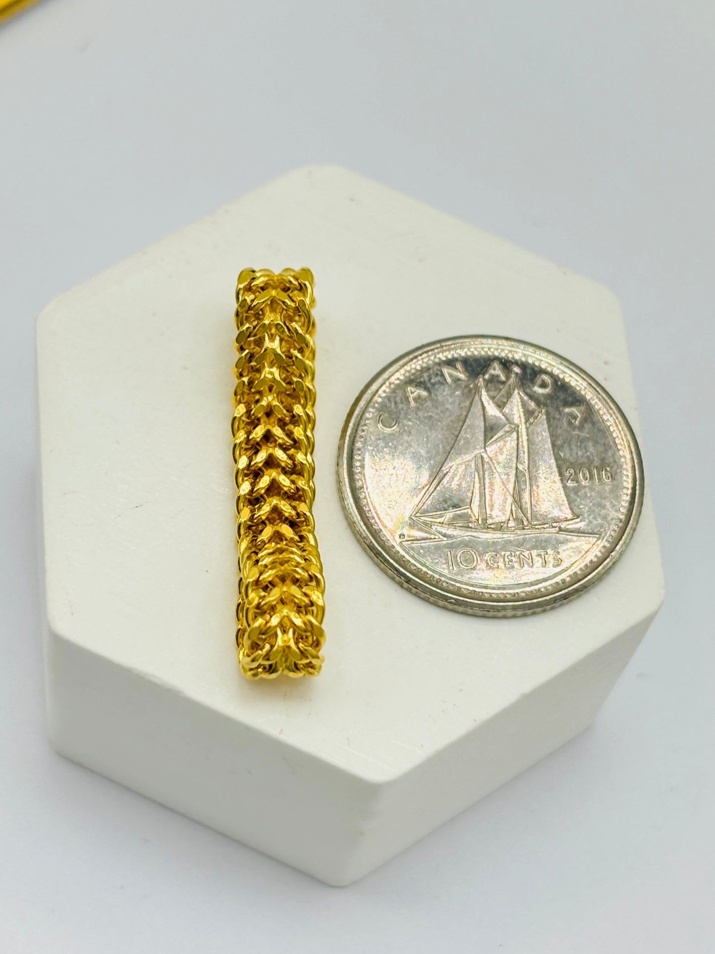 18K Gold Heartbiz Style Ring