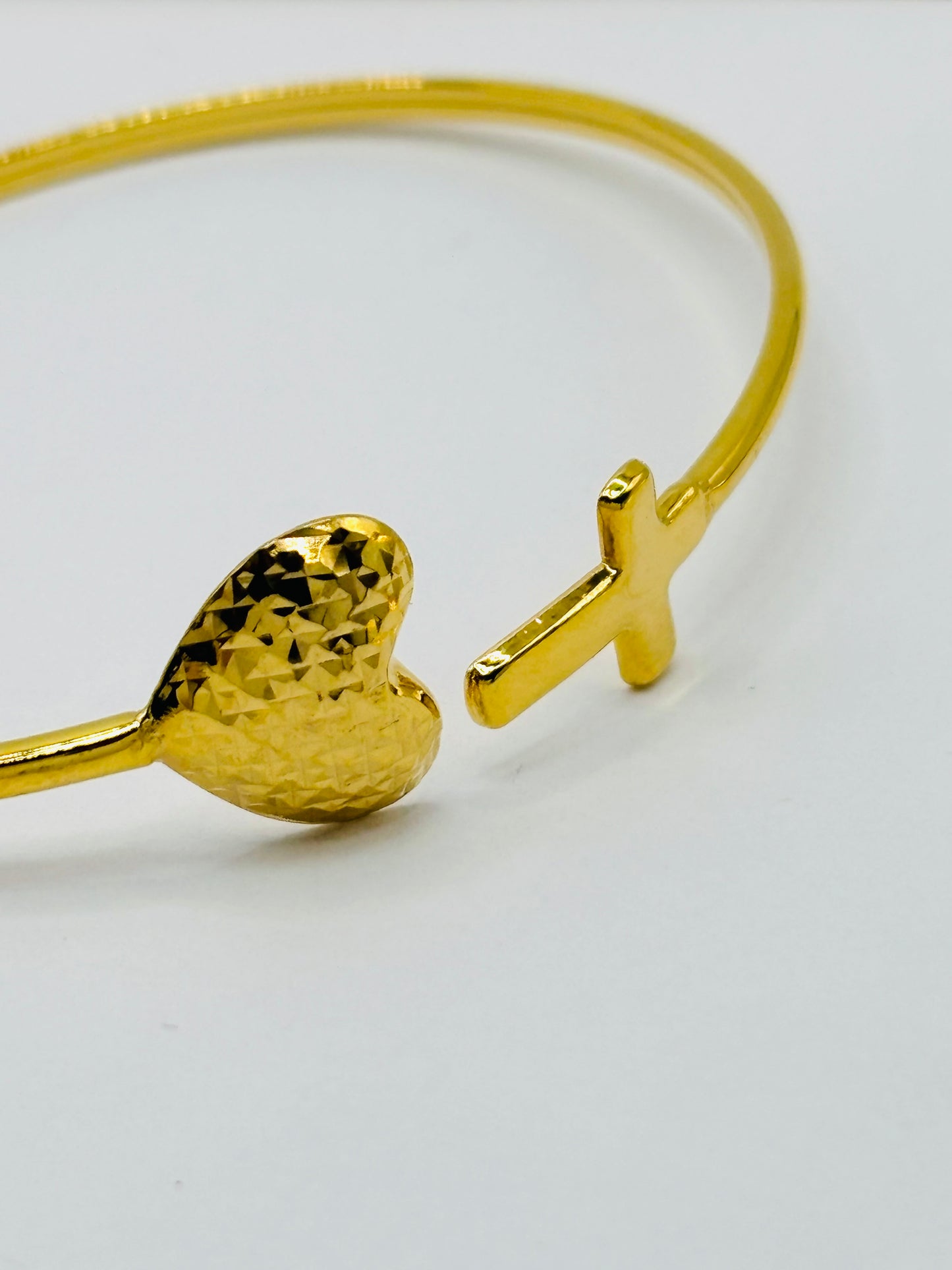 18K Gold Heart & Cross Bangle