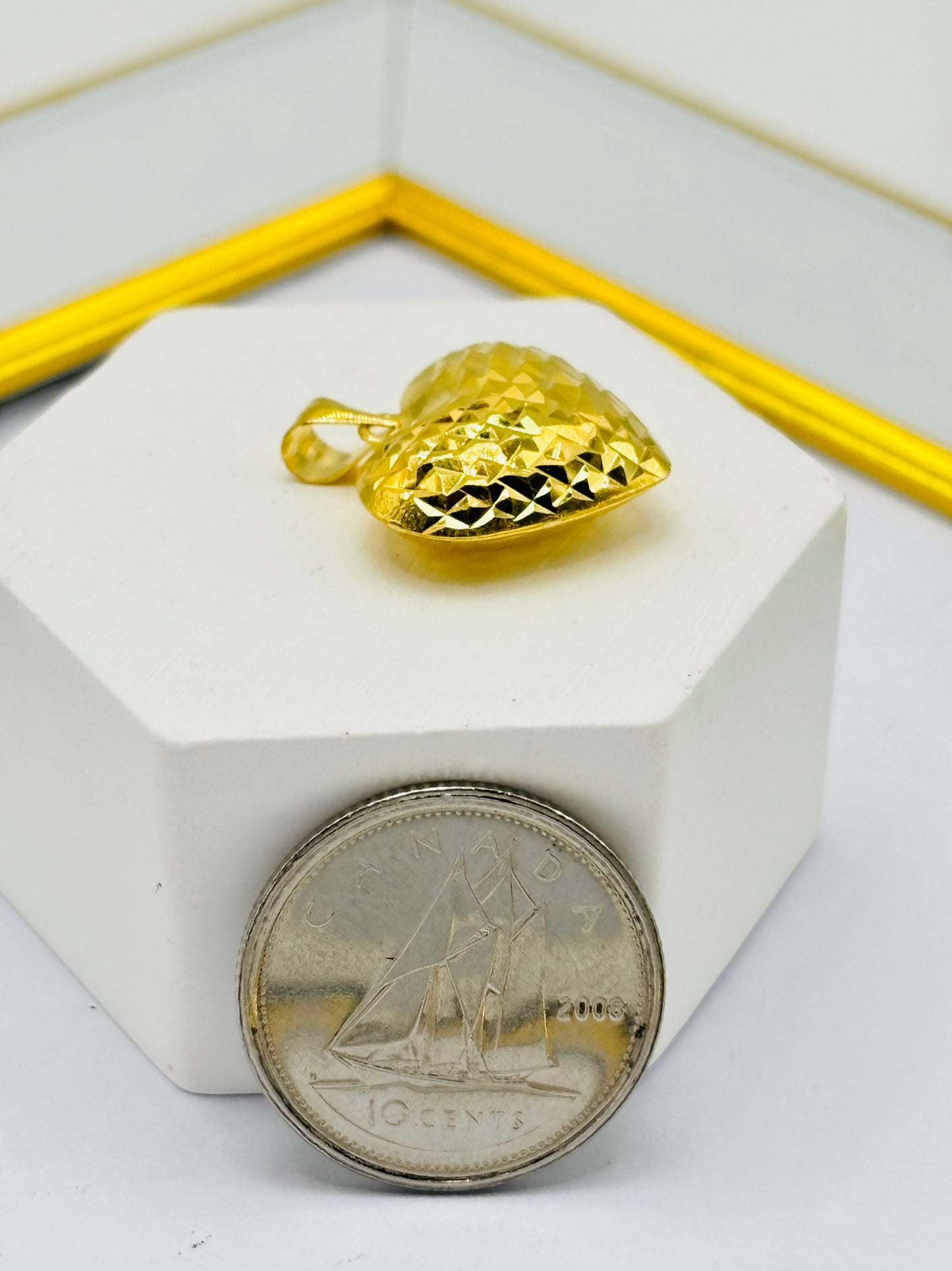 18K Gold Diamond Cut Heart Pendant