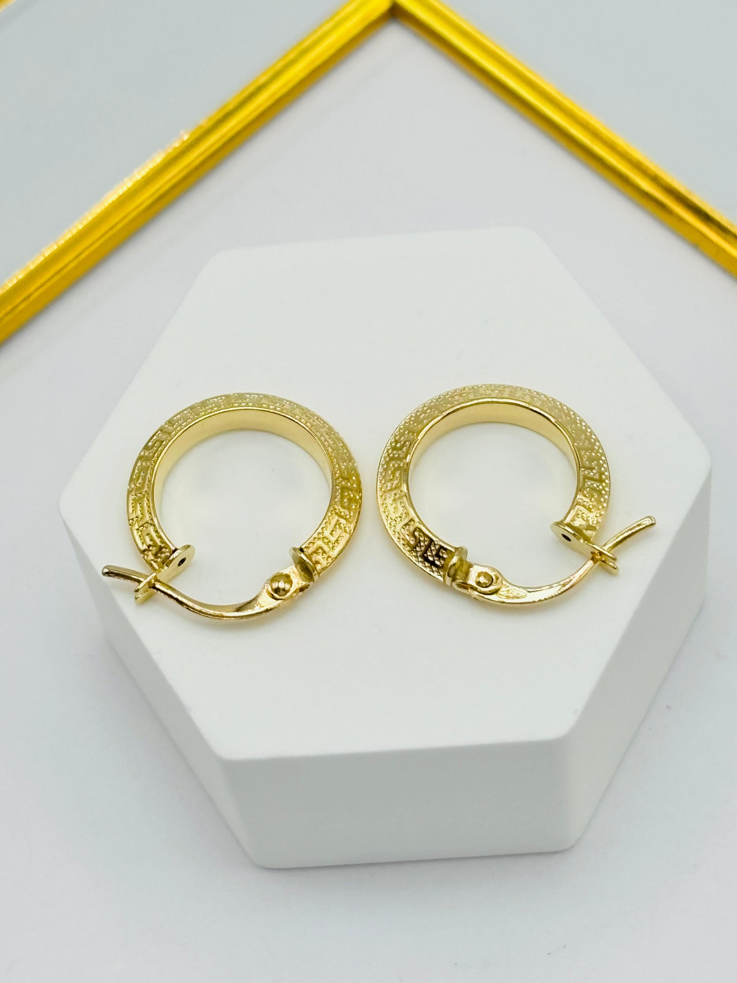 18K Gold Small Loop Earrings