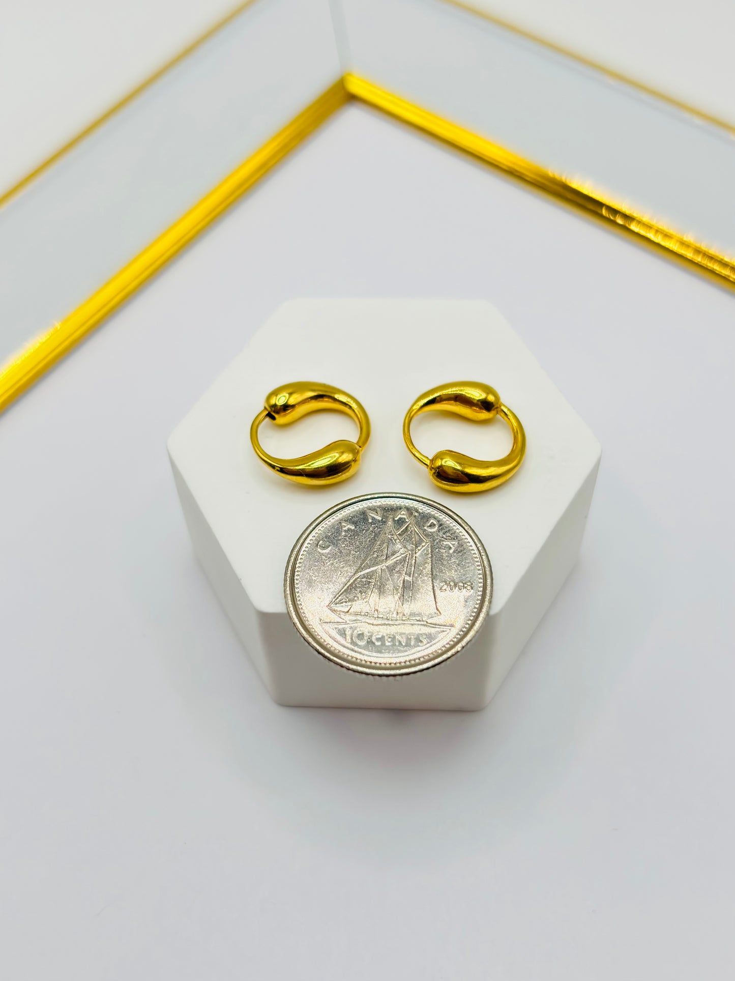 18K Gold Teardrop Loop Earrings