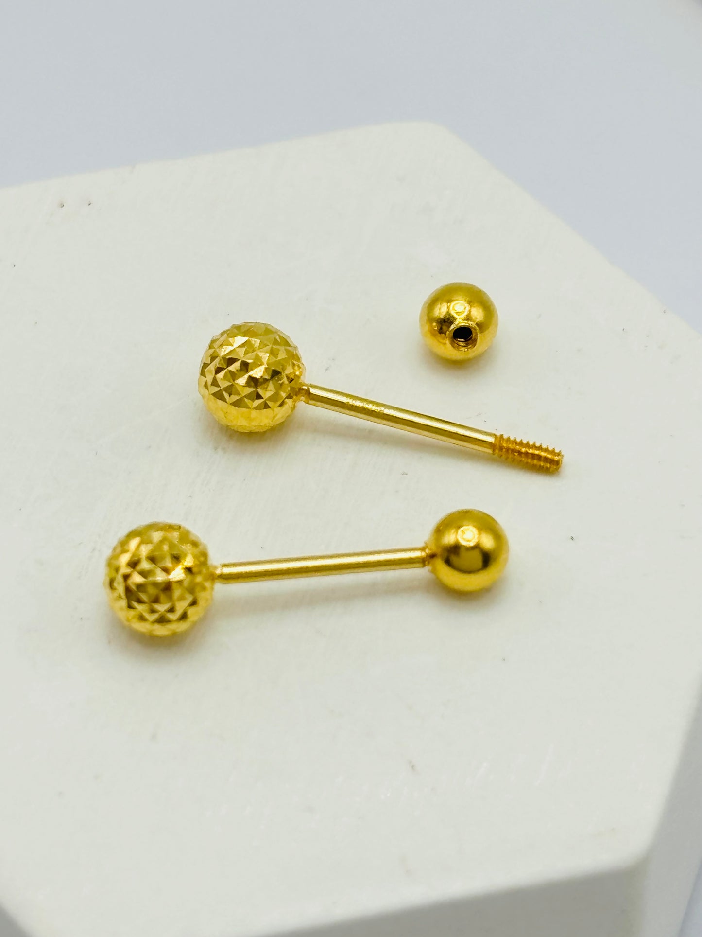 18K Gold Ball Diamond Cust Screw Earrings
