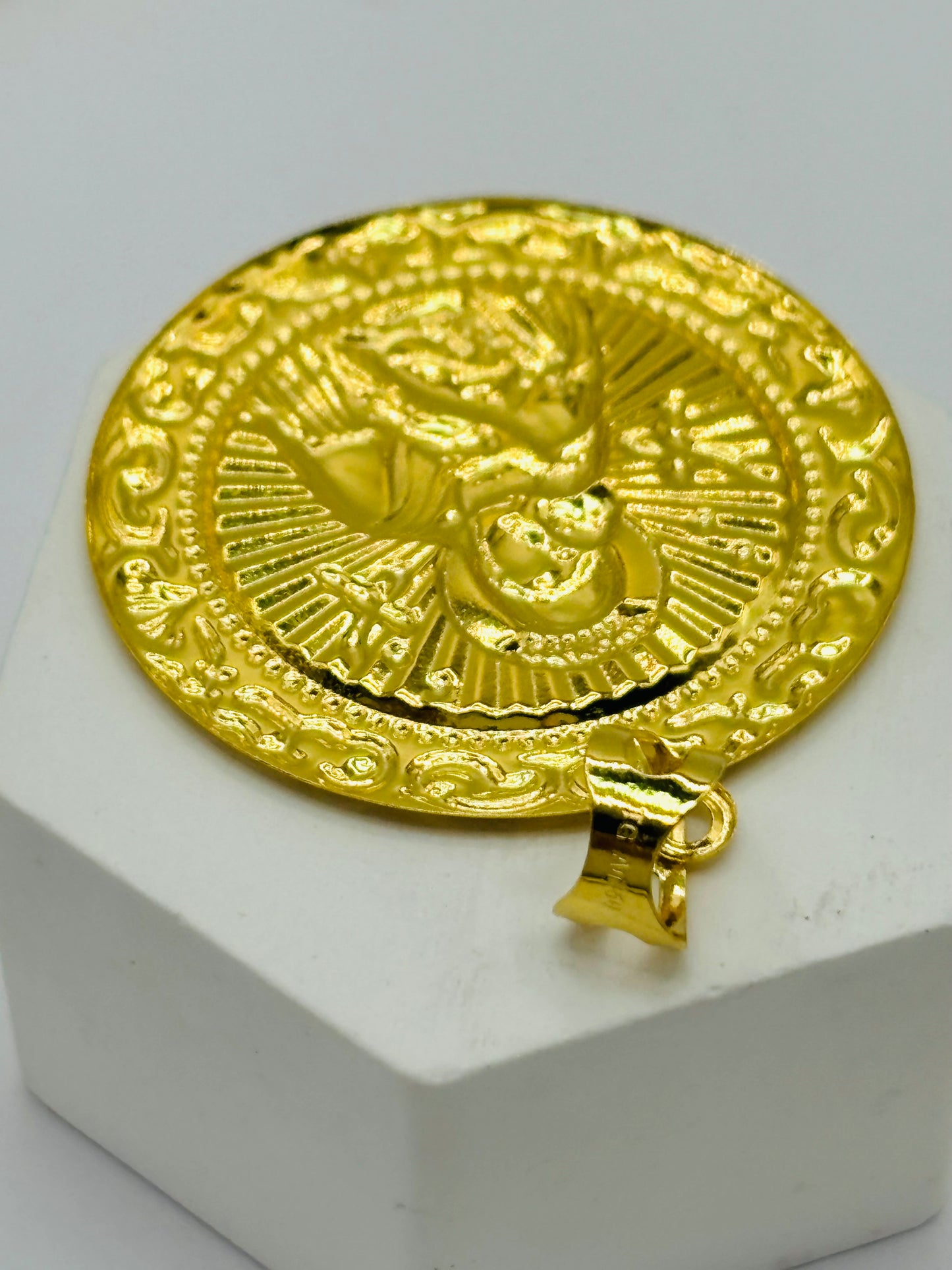 18K Gold Mama Mary Big Pendant