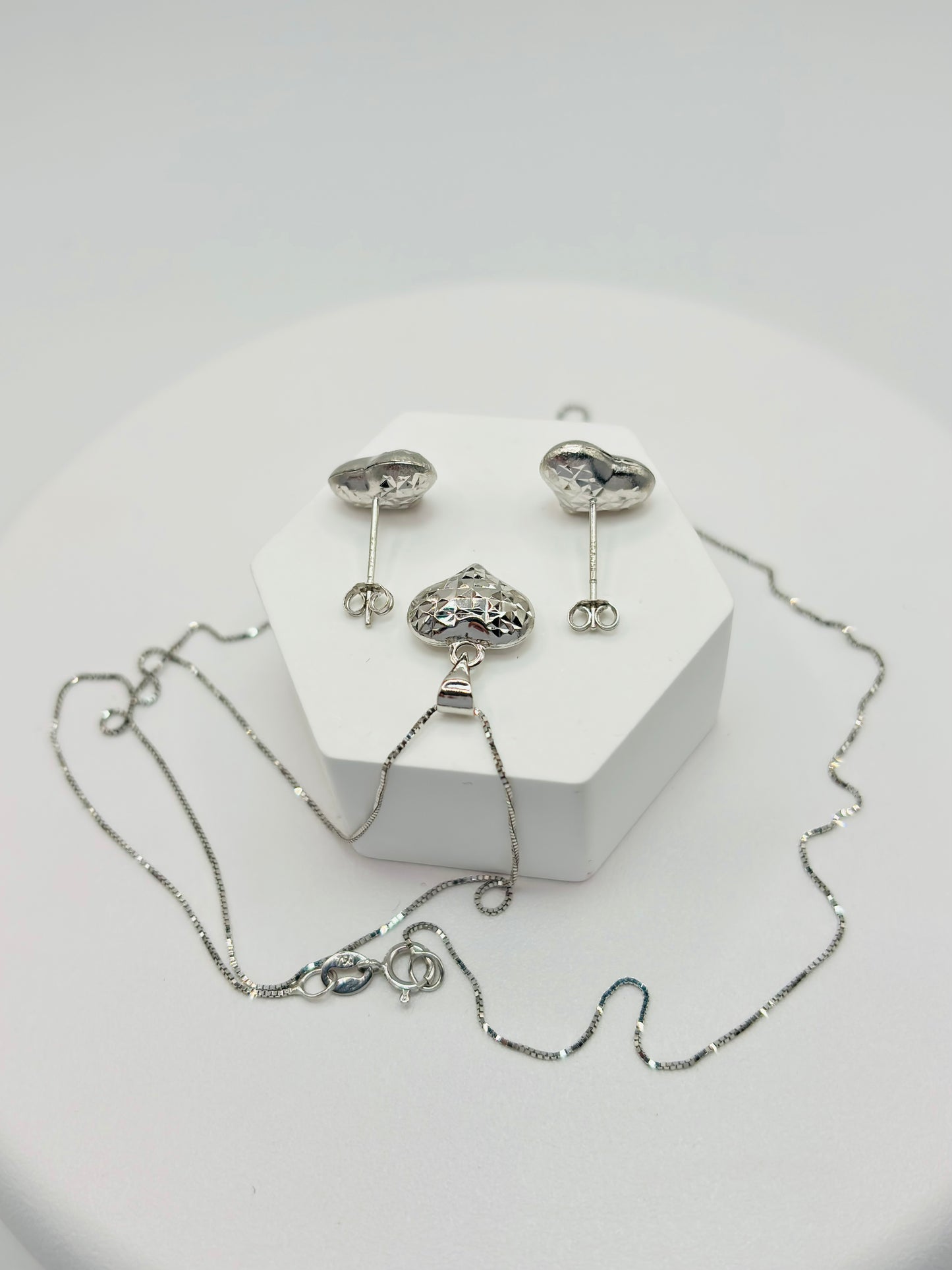 18K White Gold Heart Earrings and Necklace Set