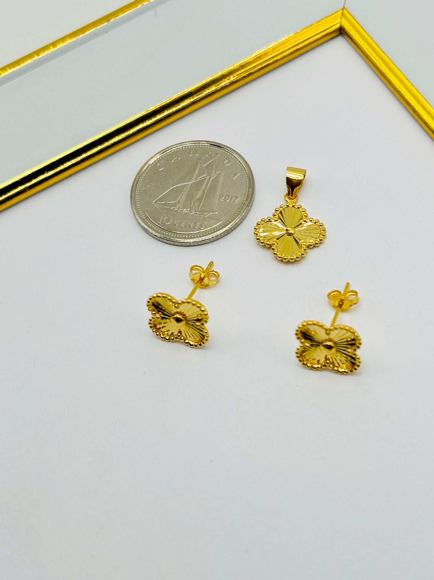 18K Gold Clover Earrings and Pendant Set