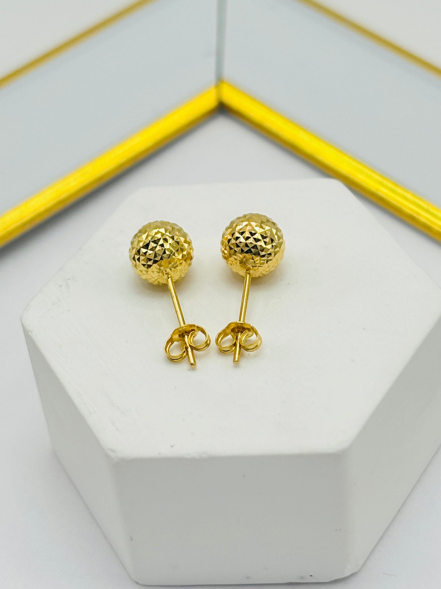 18K Gold Diamond Cut Ball Earrings