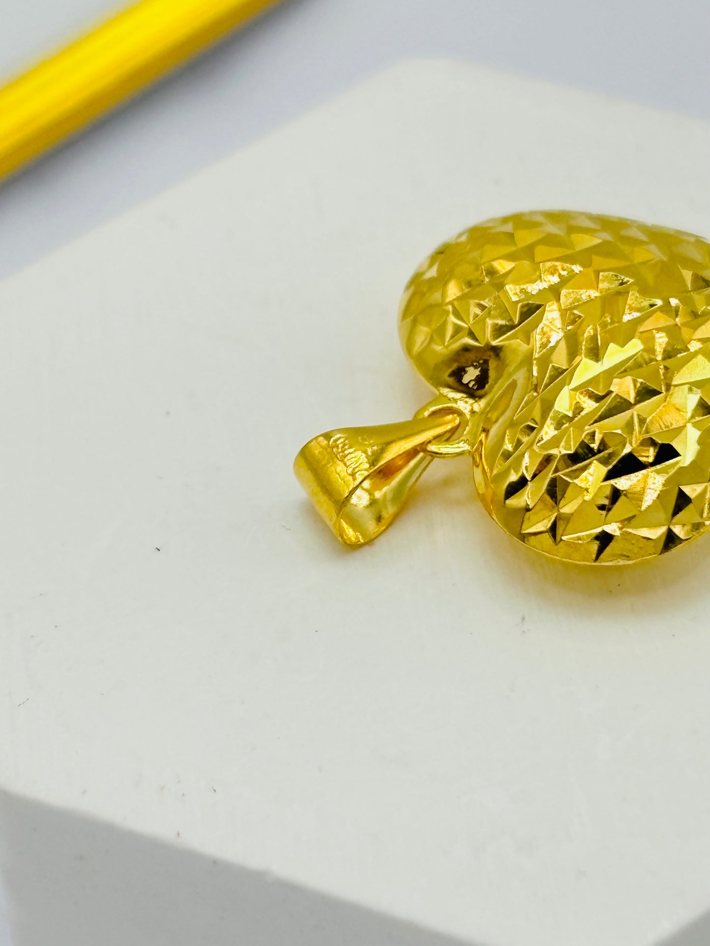 18K Gold Diamond Cut Heart Pendant