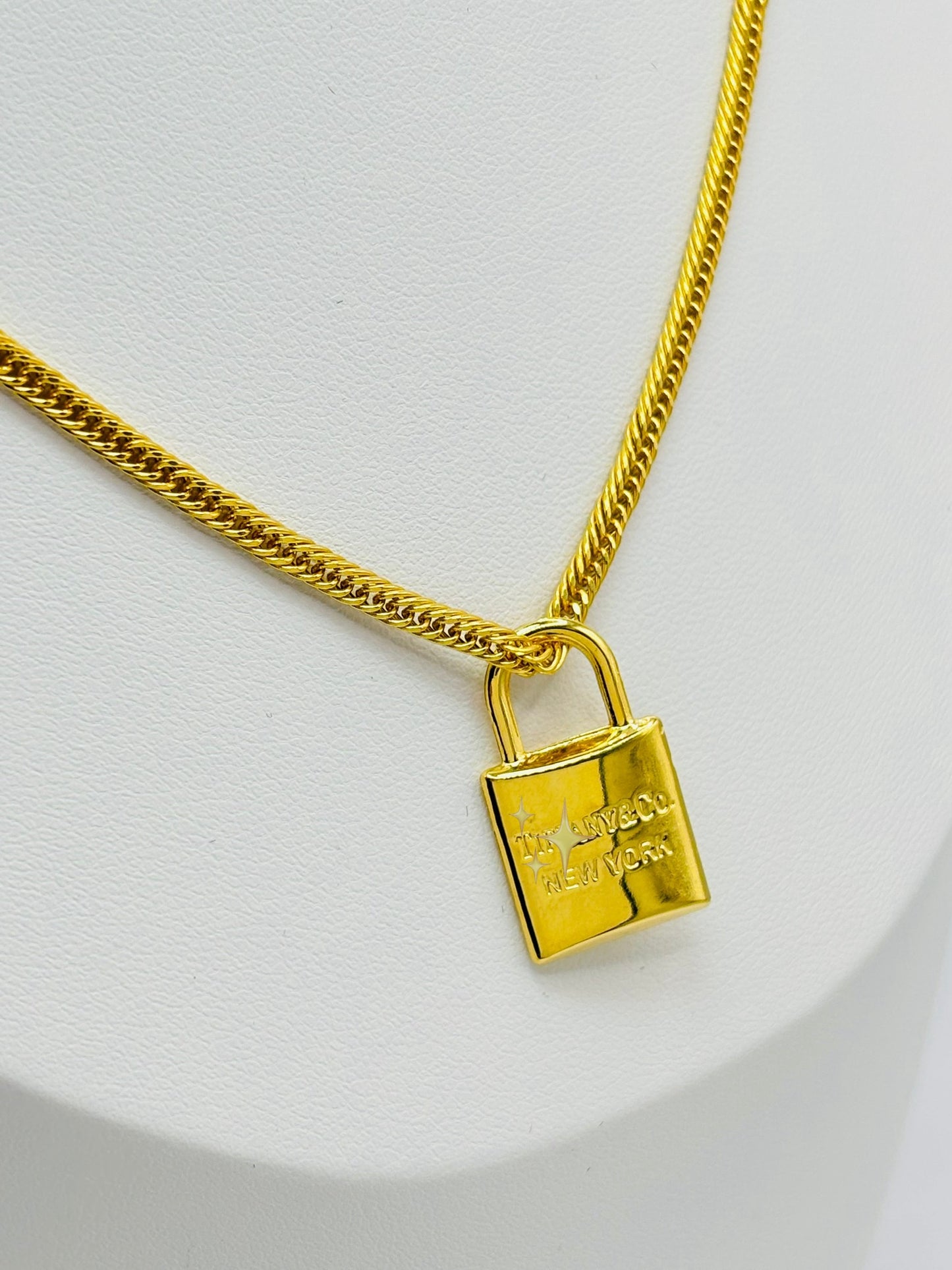 18K Gold Triple Lock Chain with Padlock Pendant Set