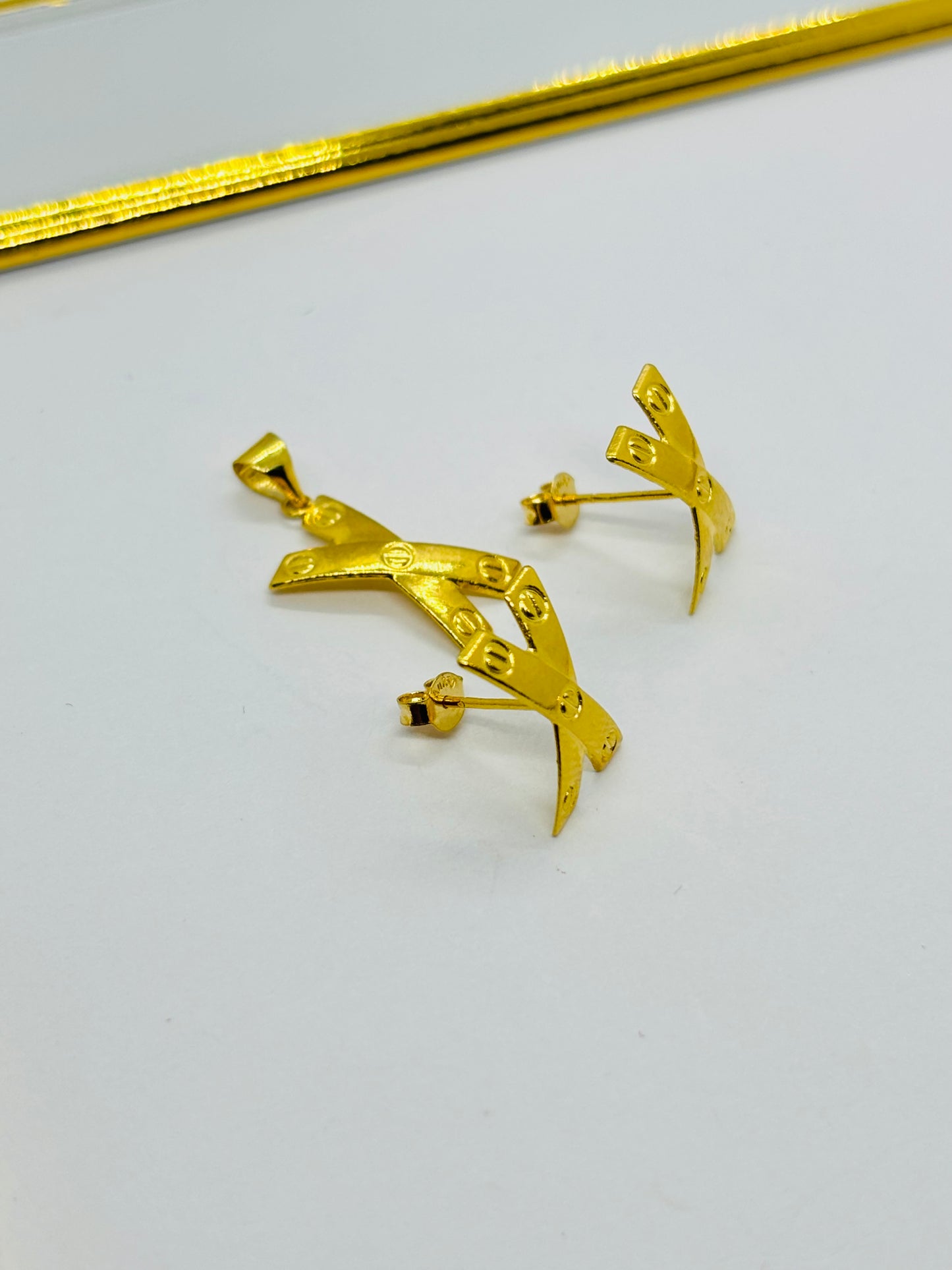18K Gold X Earrings and Pendant Set
