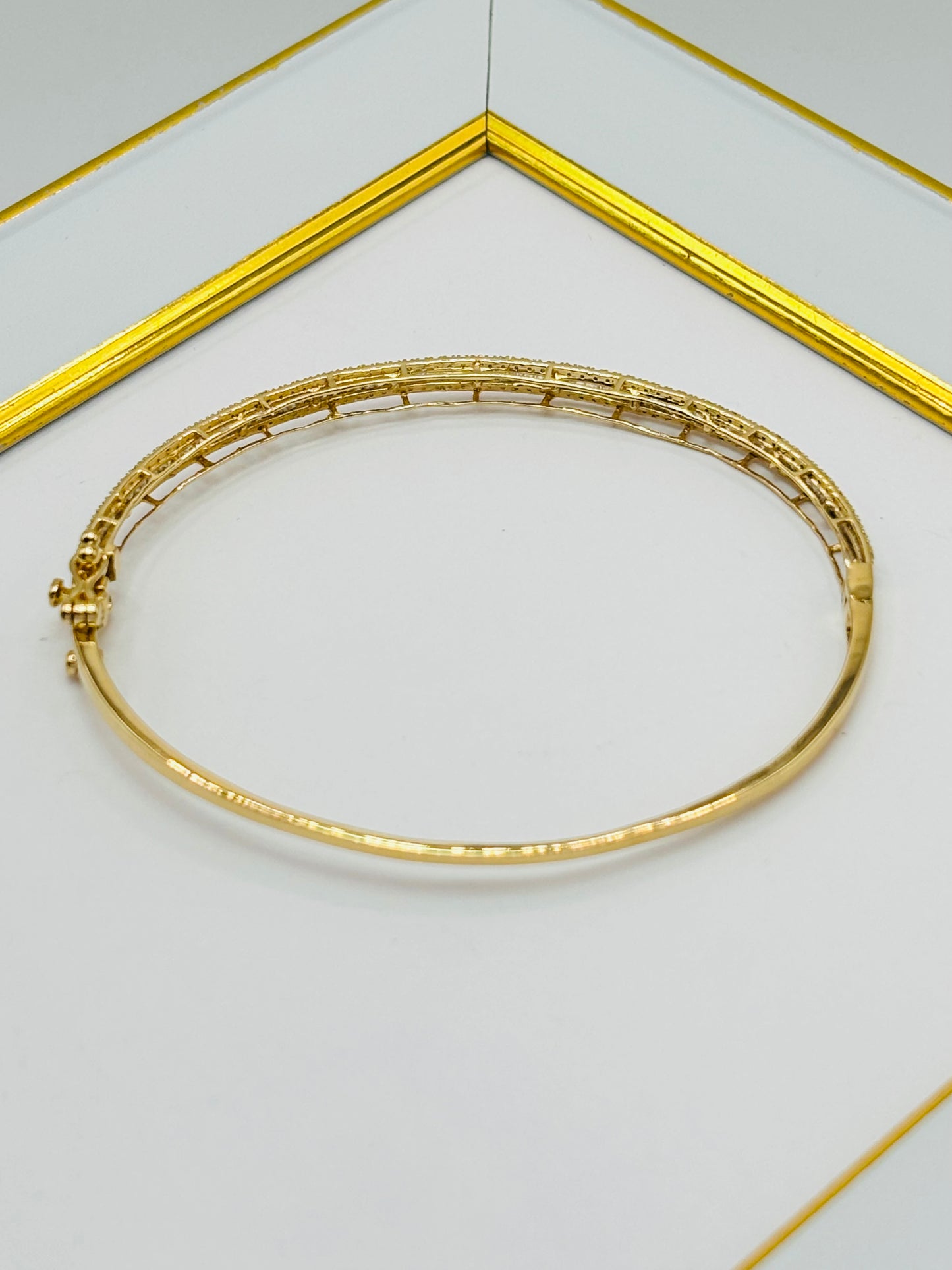18K Gold Baguette Bangle Natural Diamond 1.00 carat