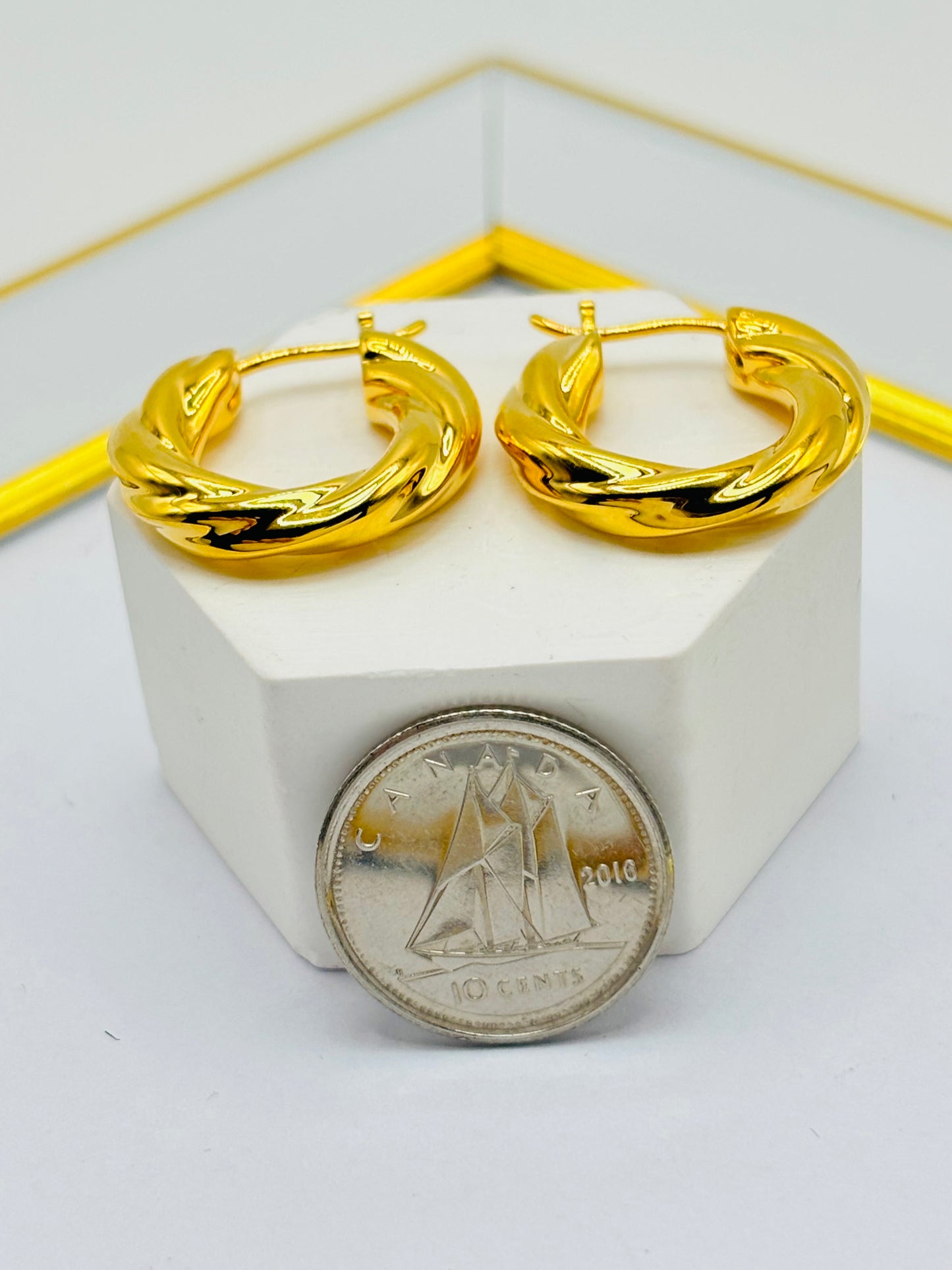 18K Gold Twisted Loop Earrings (Electroform)