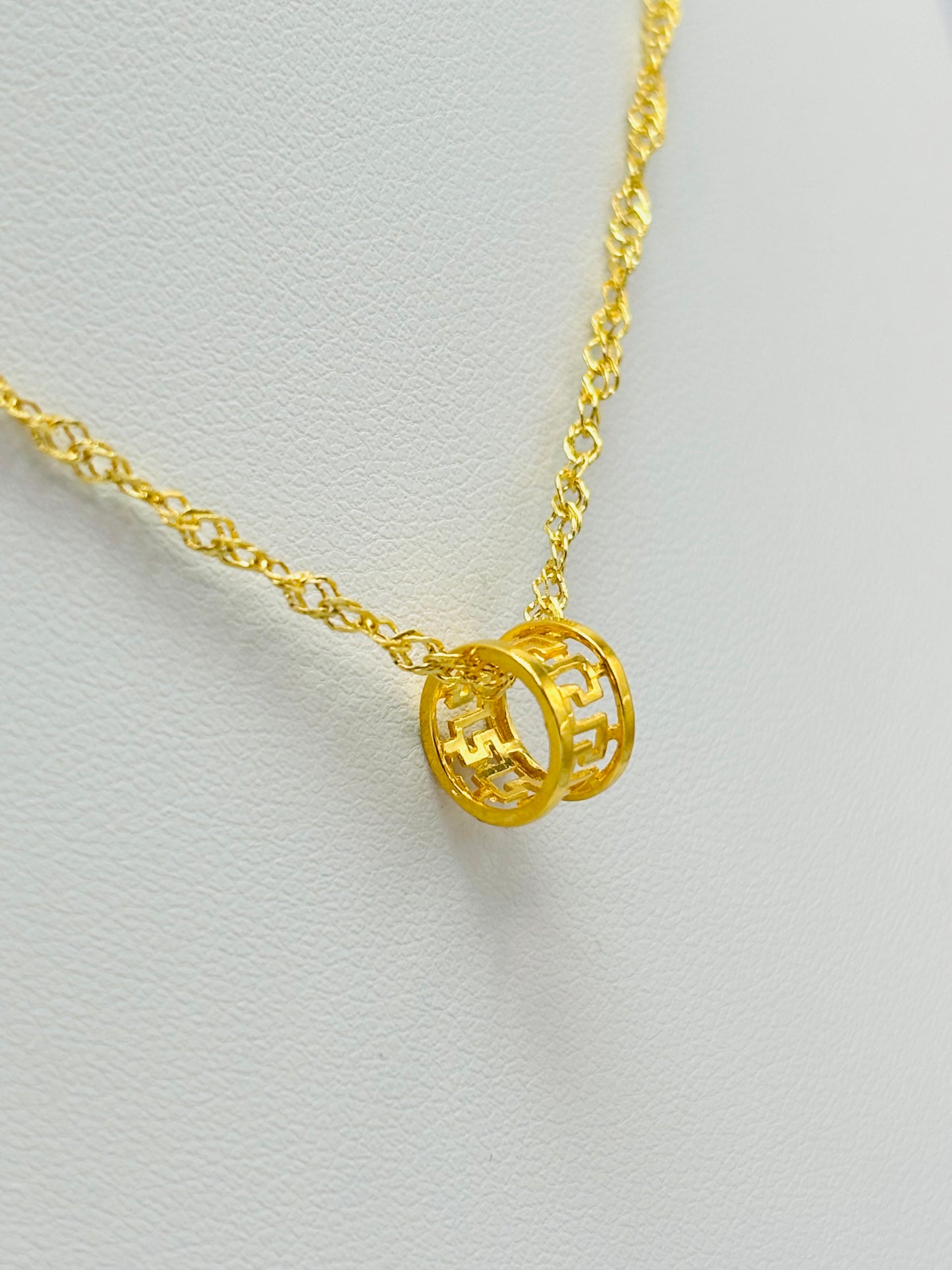 18K Gold Solid Barrel Necklace