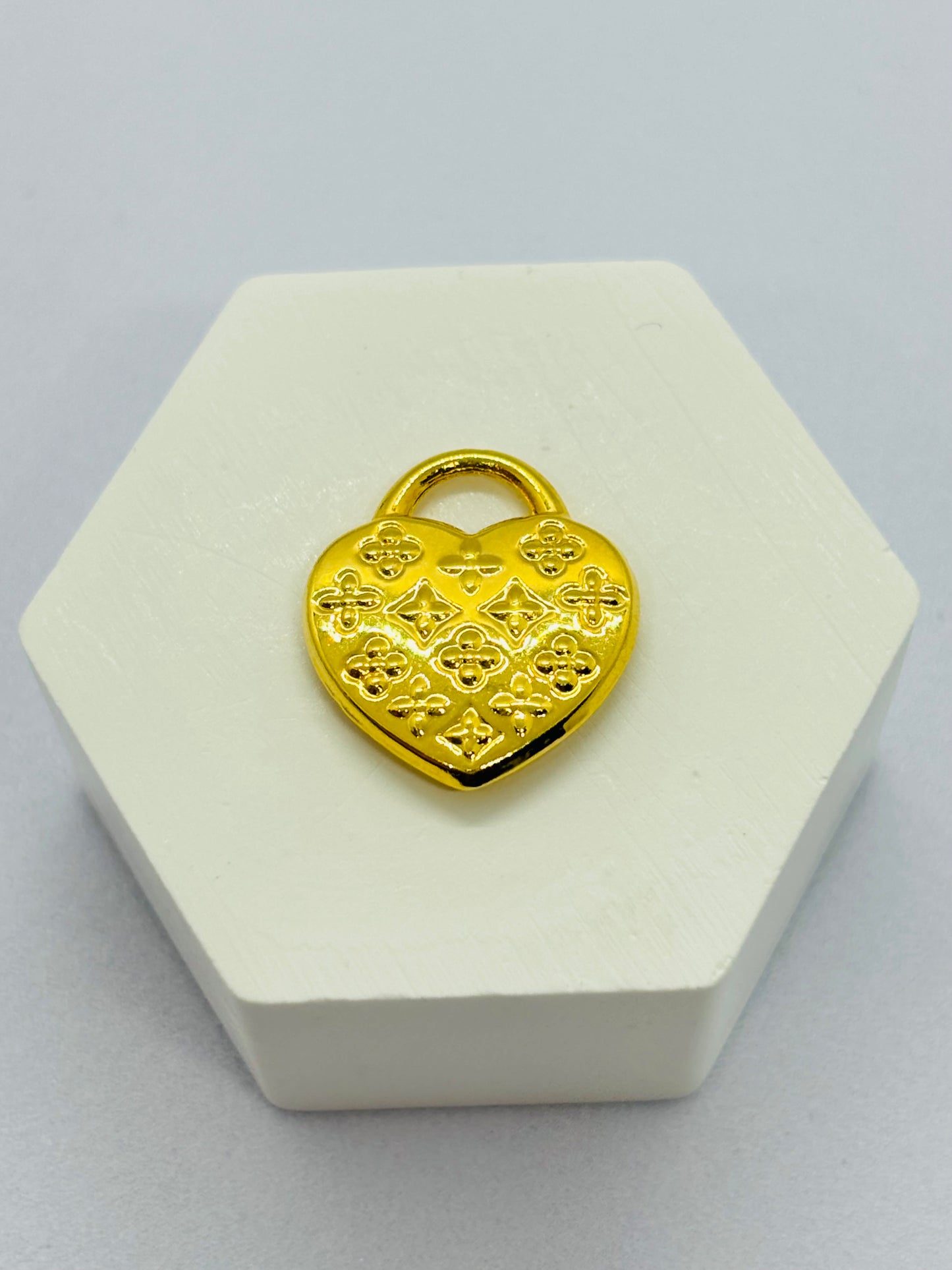 18K Gold Heart Pendant