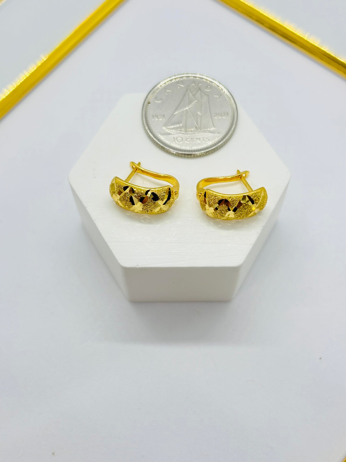 18K Gold Clip Type Earrings
