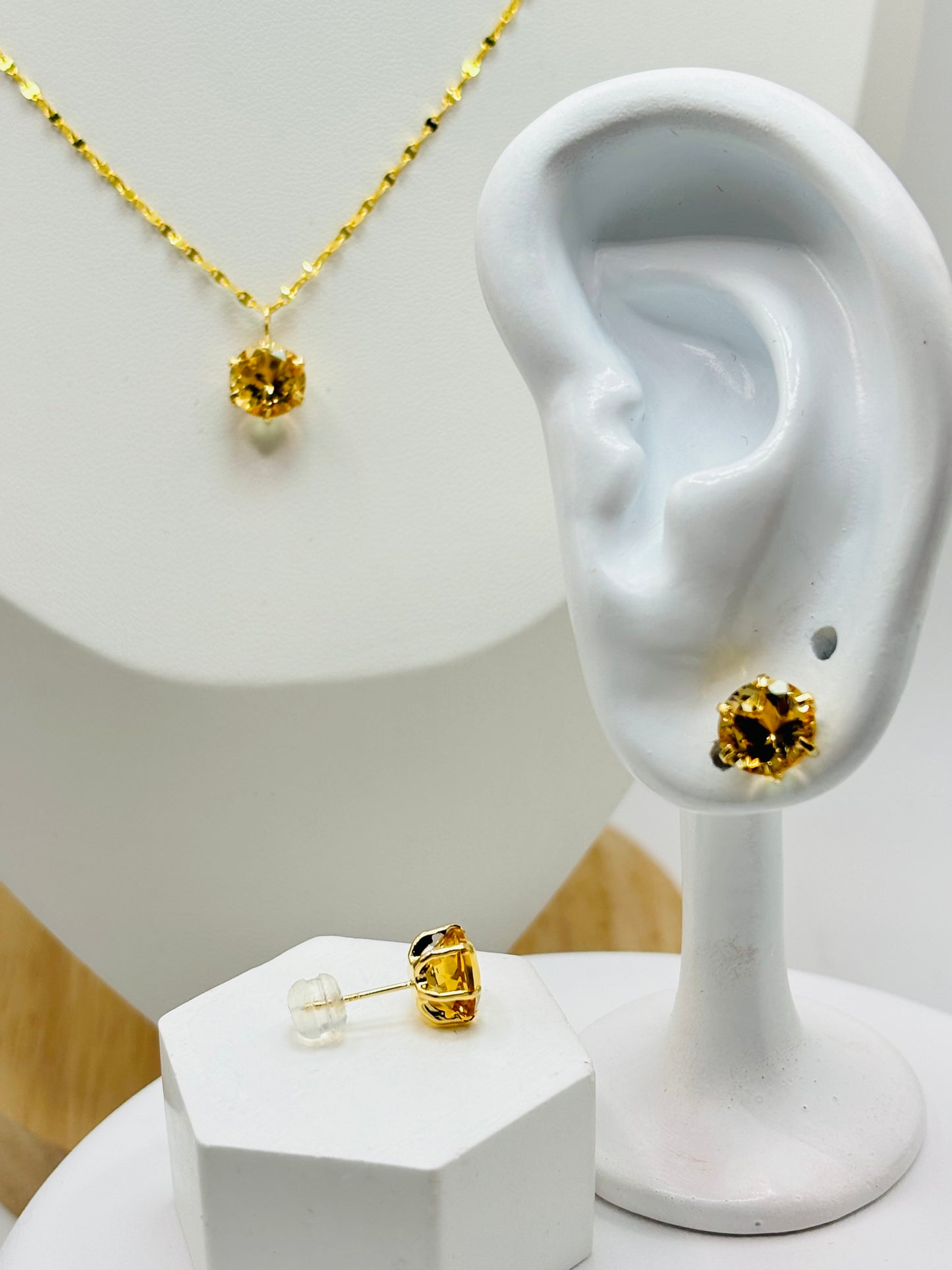 18K Gold Dancing Chain with K18 Japan Gold Natural Citrine Earrings and Pendant Set