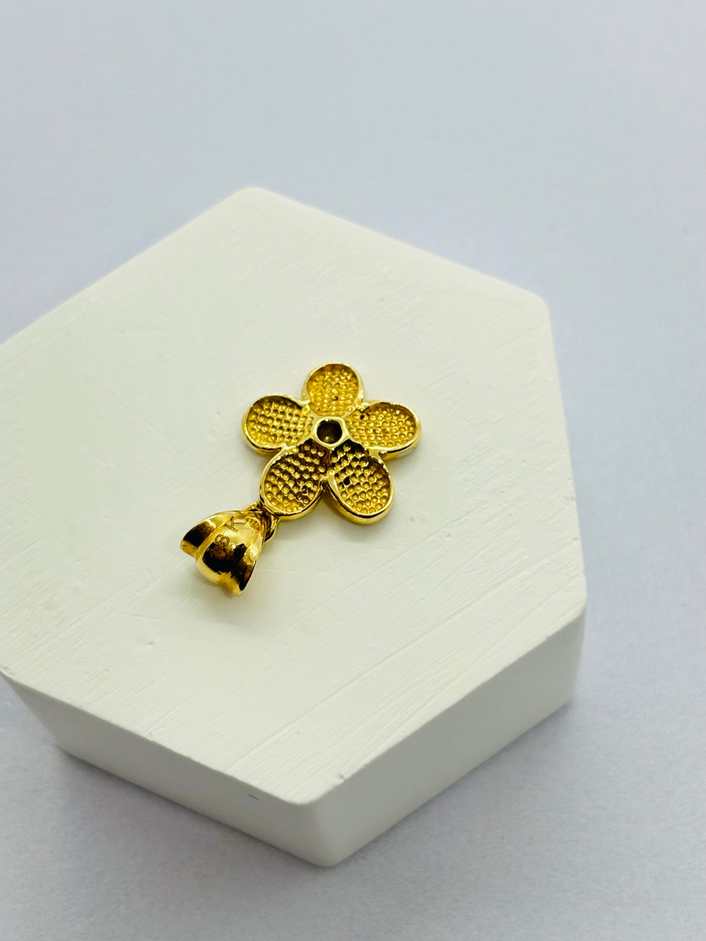 18K White and Gold Flower Pendant