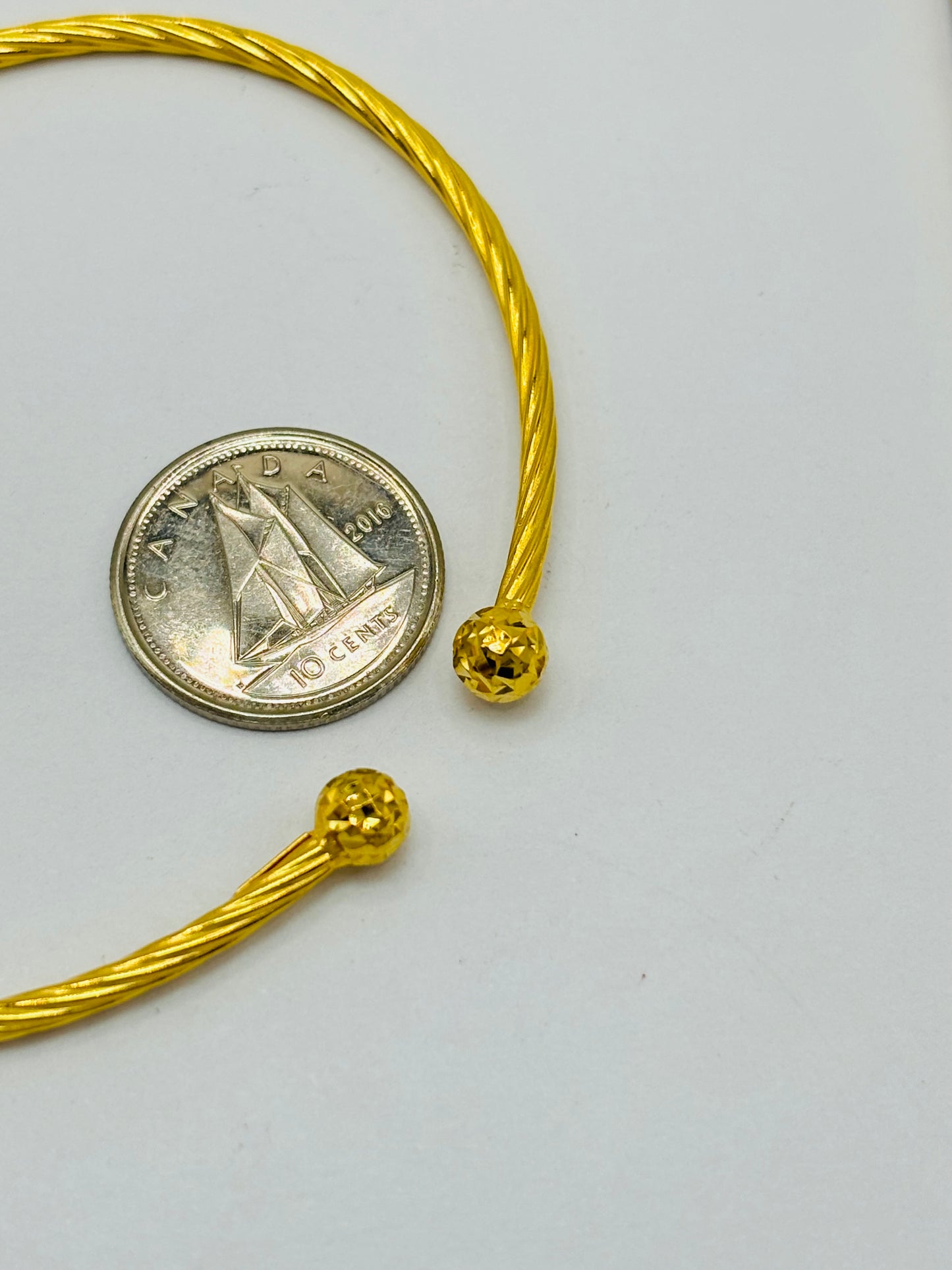 18K Gold Twisted Ball Bangle