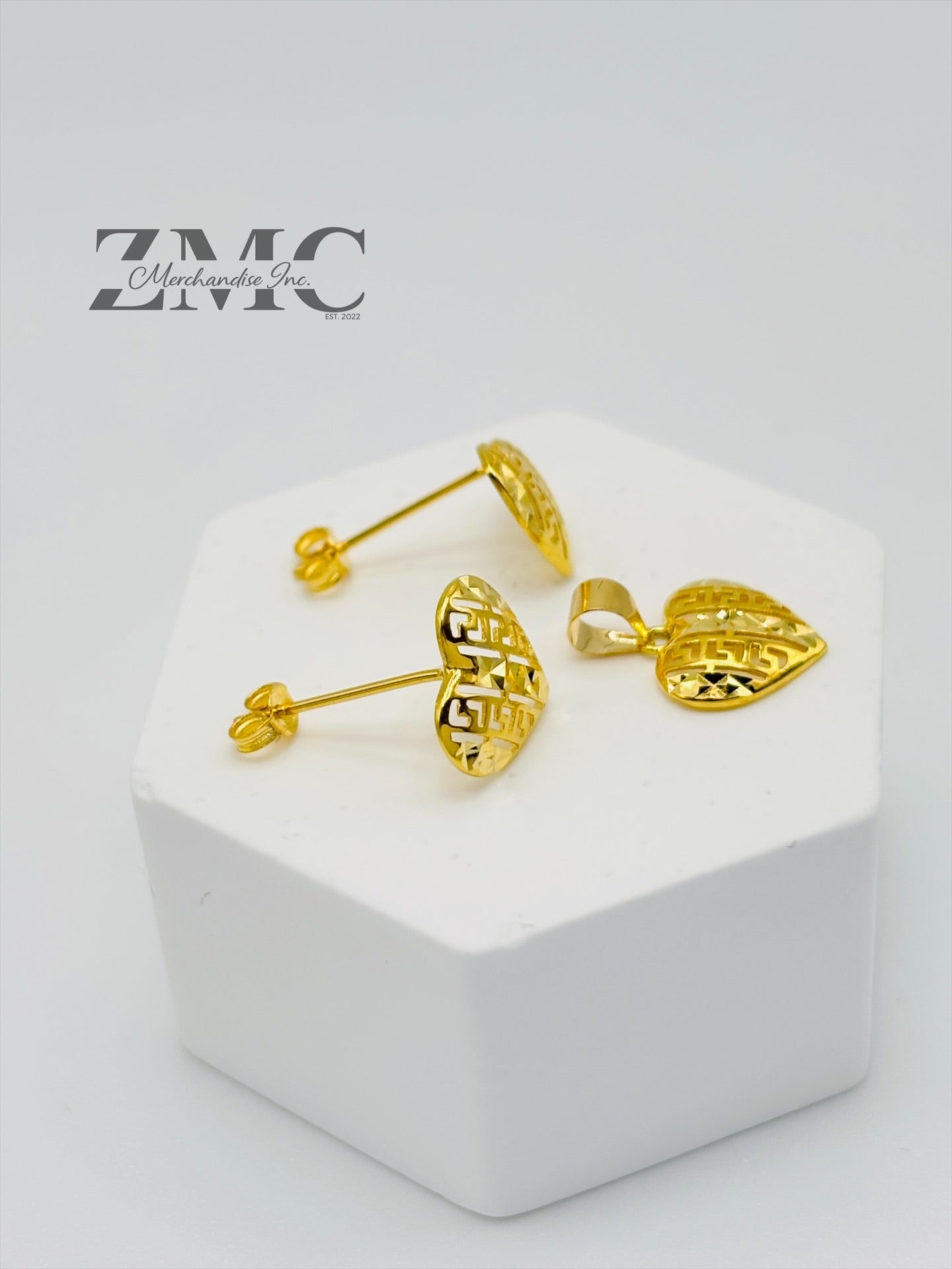 18K Gold Heart Earrings and Pendant Set