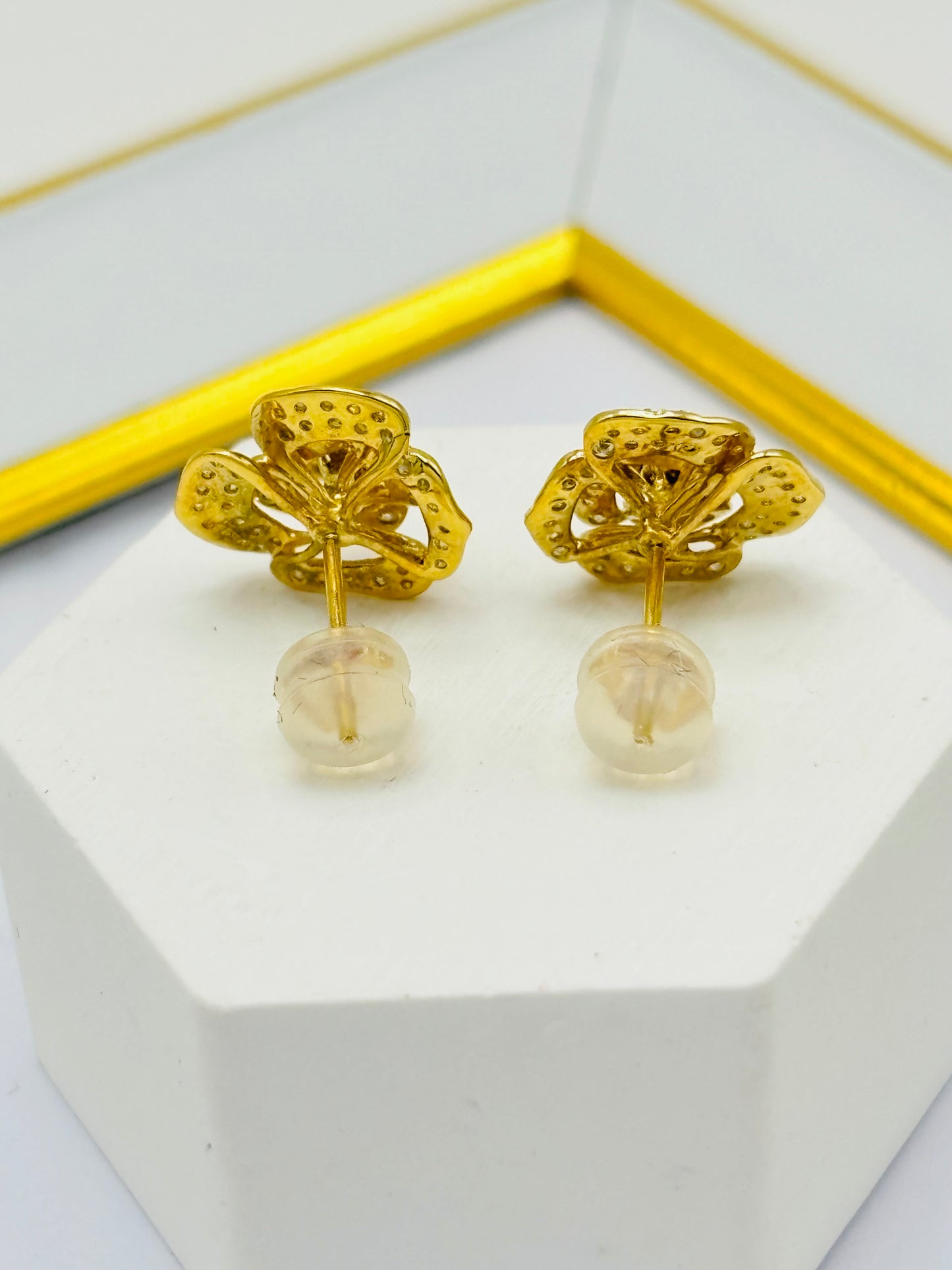K18 Japan 3D Rose 0.50ct Natural Diamond Earrings