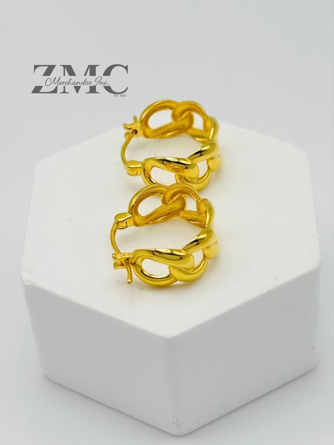 18K Gold Cadena Loop Earrings