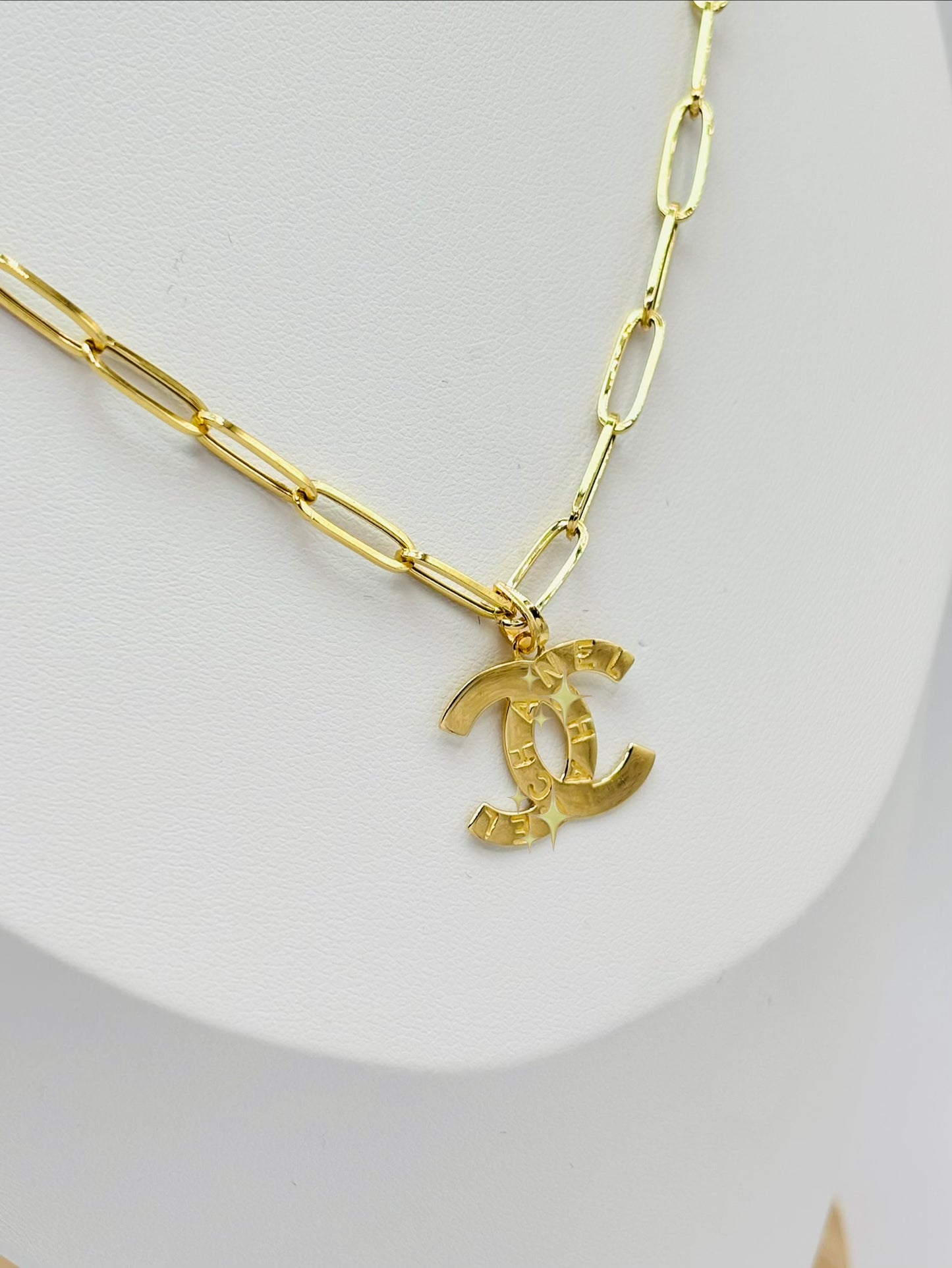 18K Gold Paperclip C Necklace
