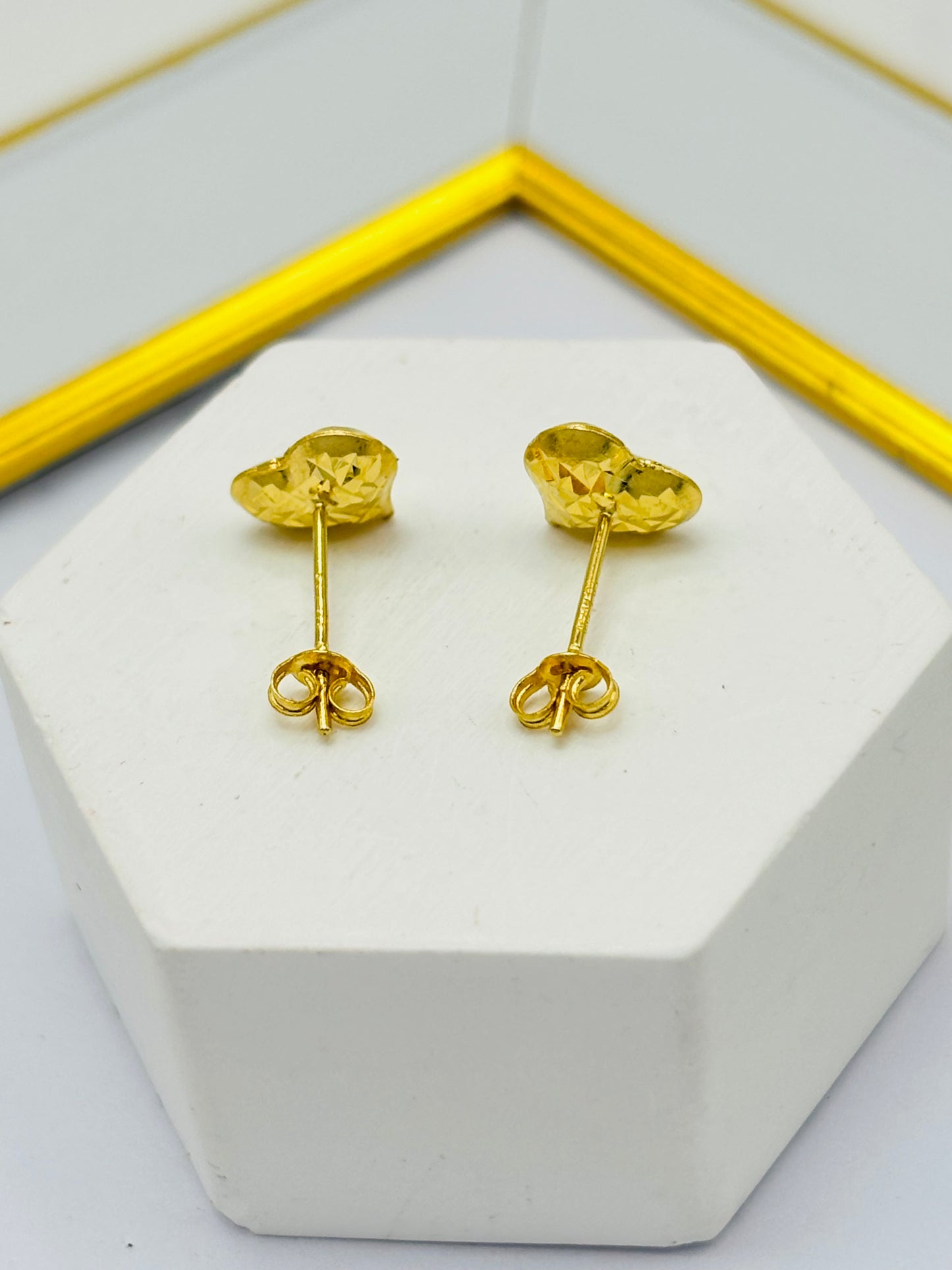 18K Gold Diamond Cut Heart Earrings