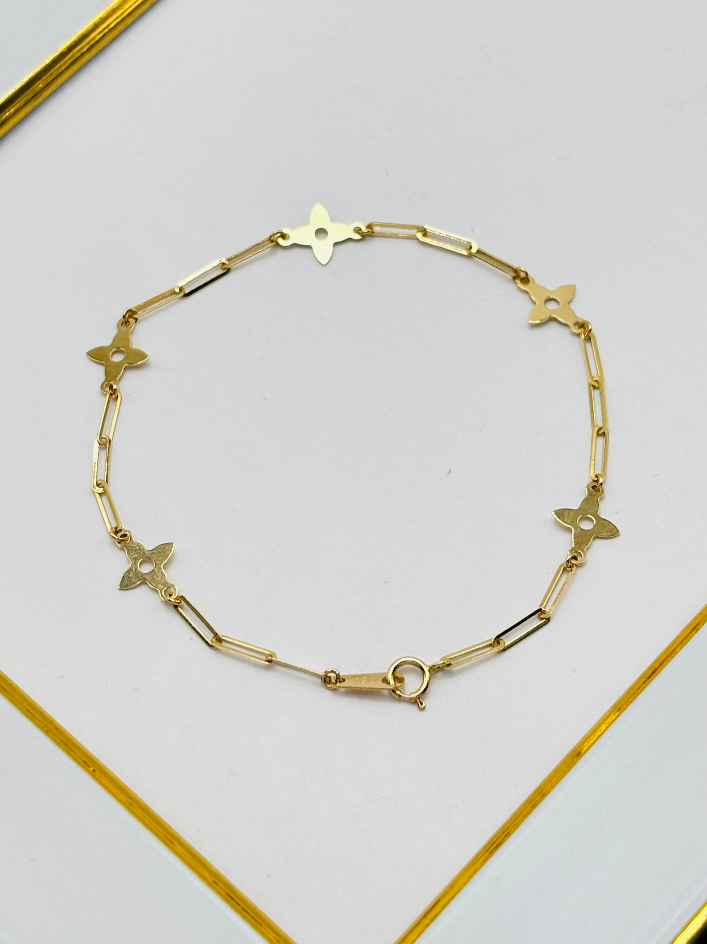18K Gold Paperclip Flower Bracelet