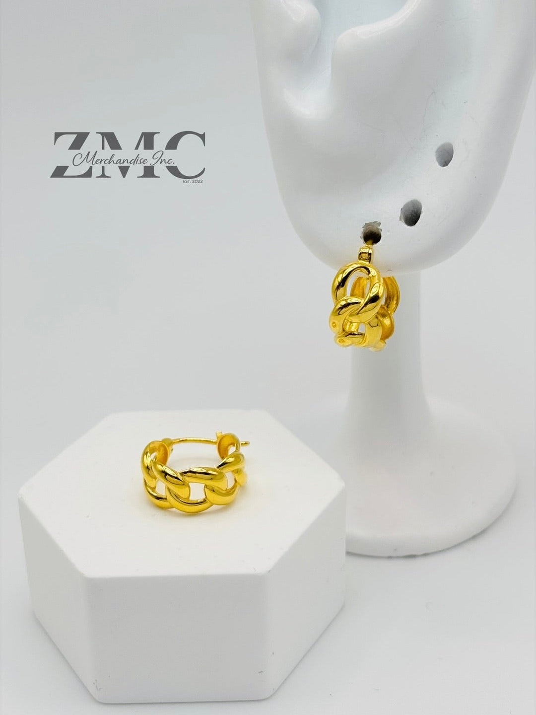 18K Gold Cadena Loop Earrings