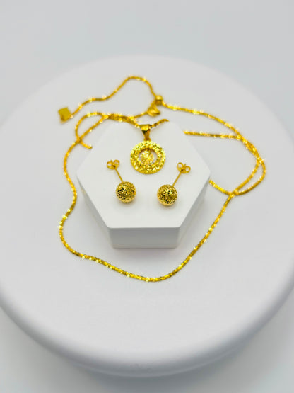 18K Gold Diamond Cut Earrings and Necklace Set
