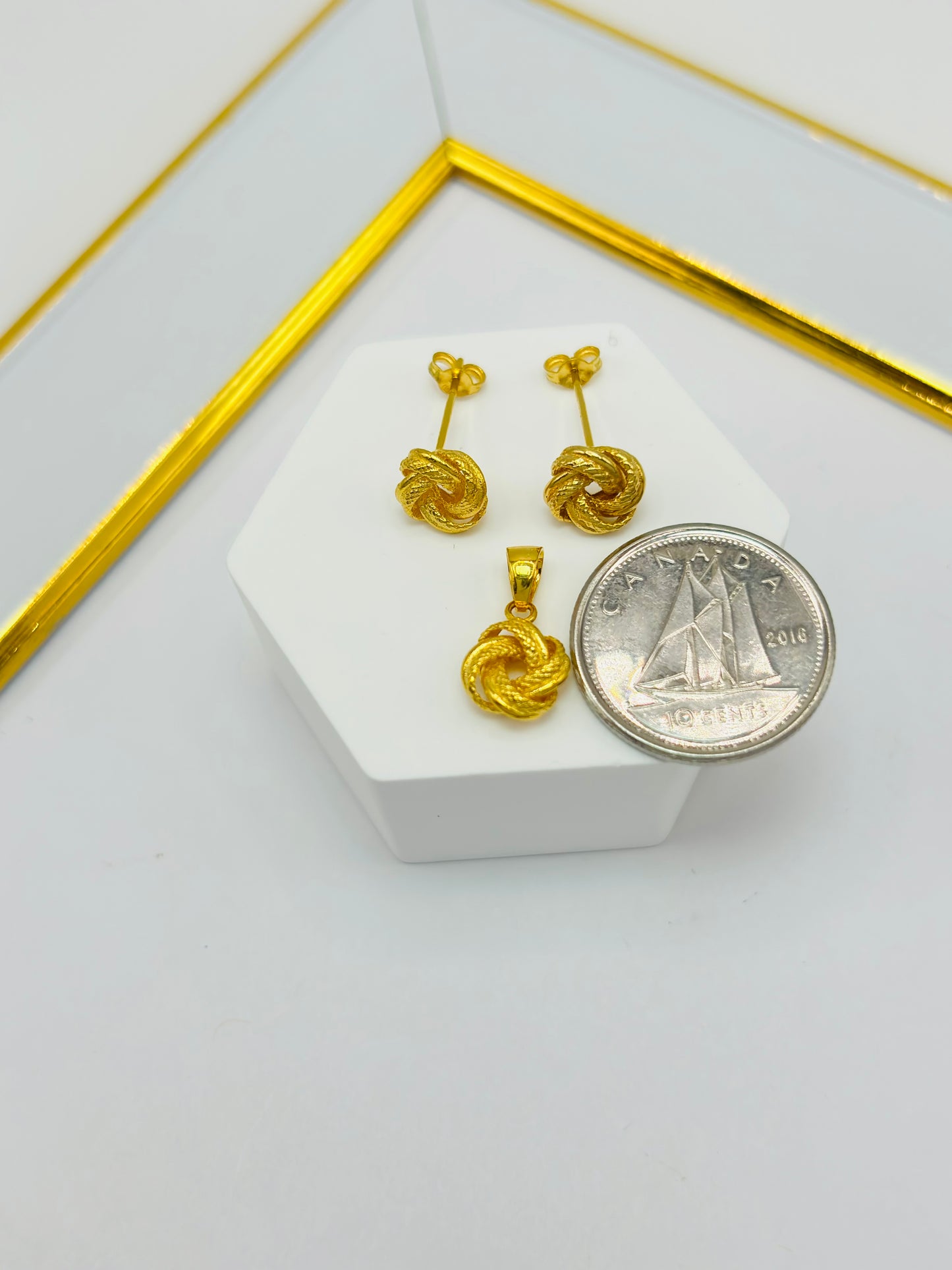 18K Gold Knot Earrings and Pendant Set