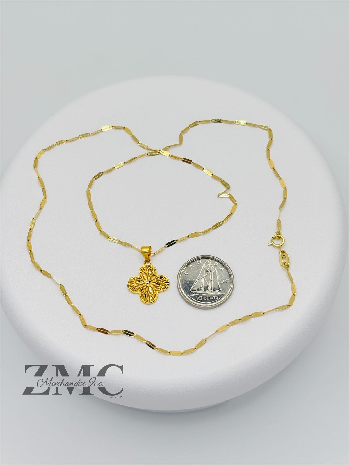 18K Gold Diamond Cut Clover Necklace