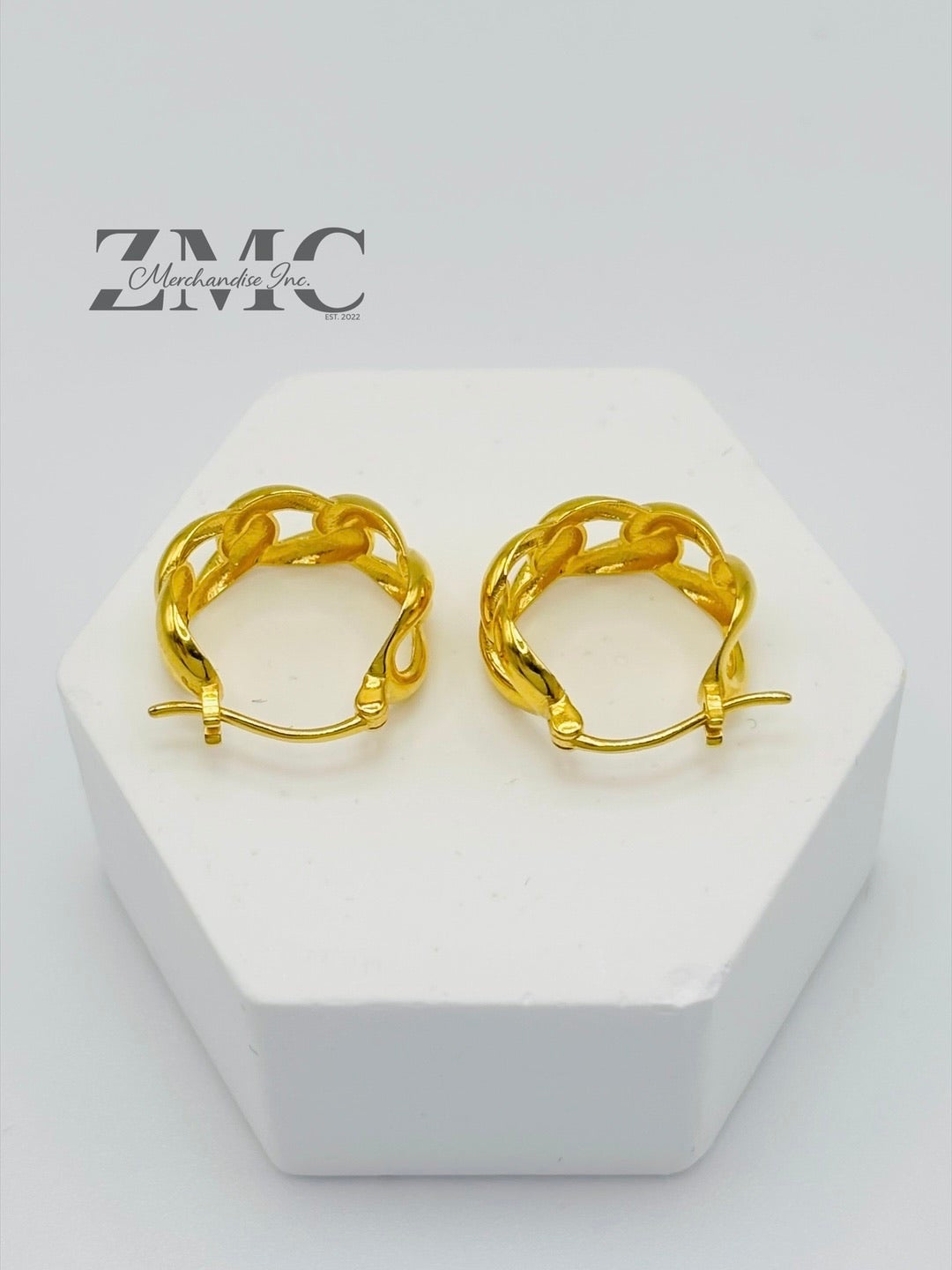 18K Gold Cadena Loop Earrings
