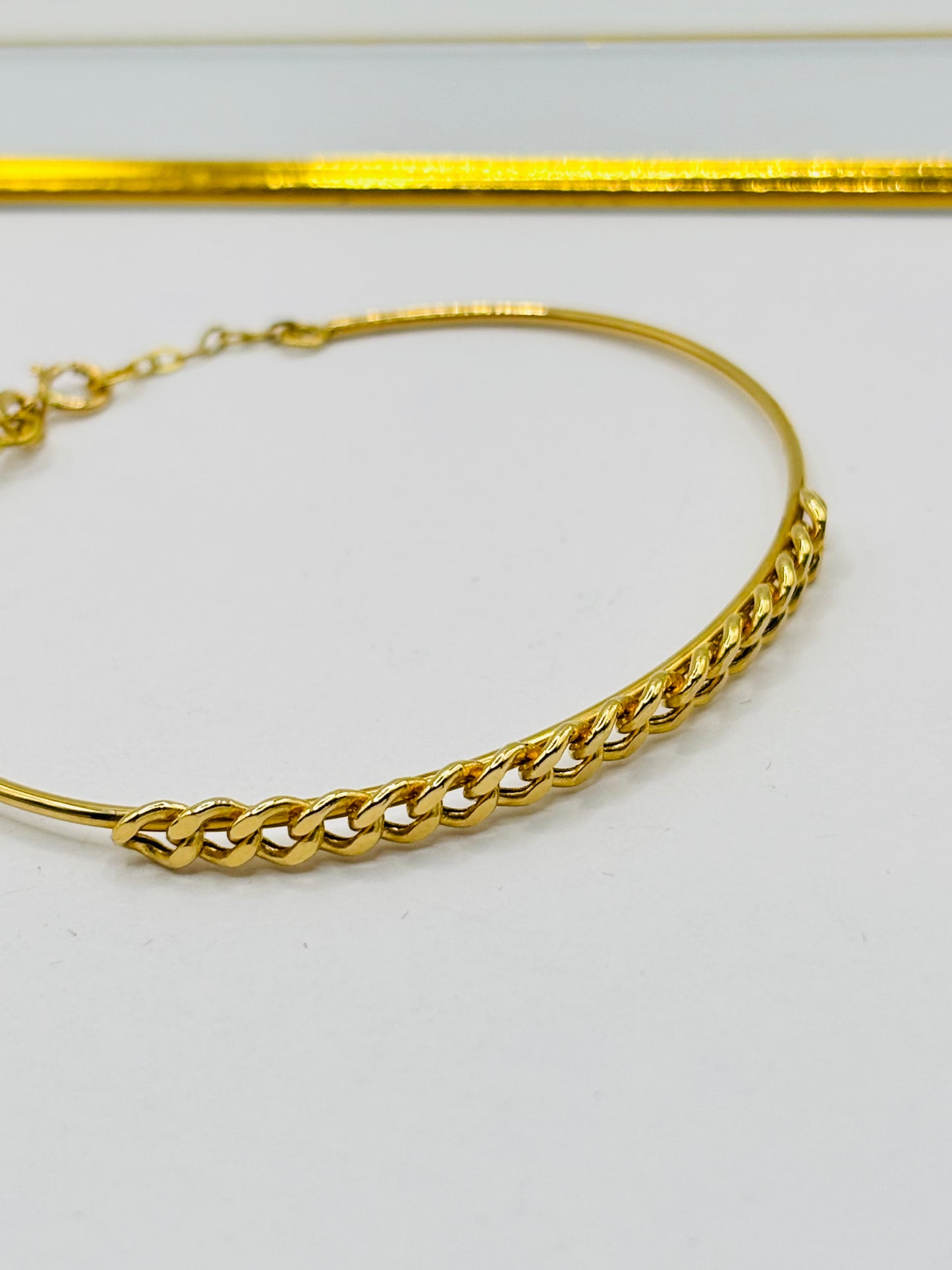 18K Gold Bangle