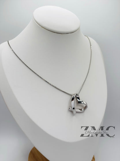 18K White Gold Open Heart Necklace