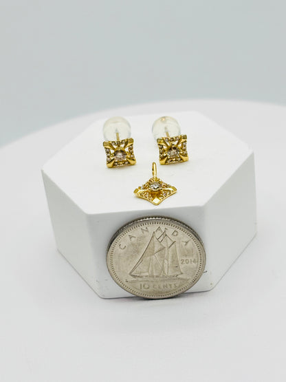 K18 Japan Gold Pendant and Earrings Natural Diamonds Set