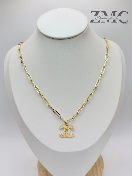18K Gold Paperclip C Necklace