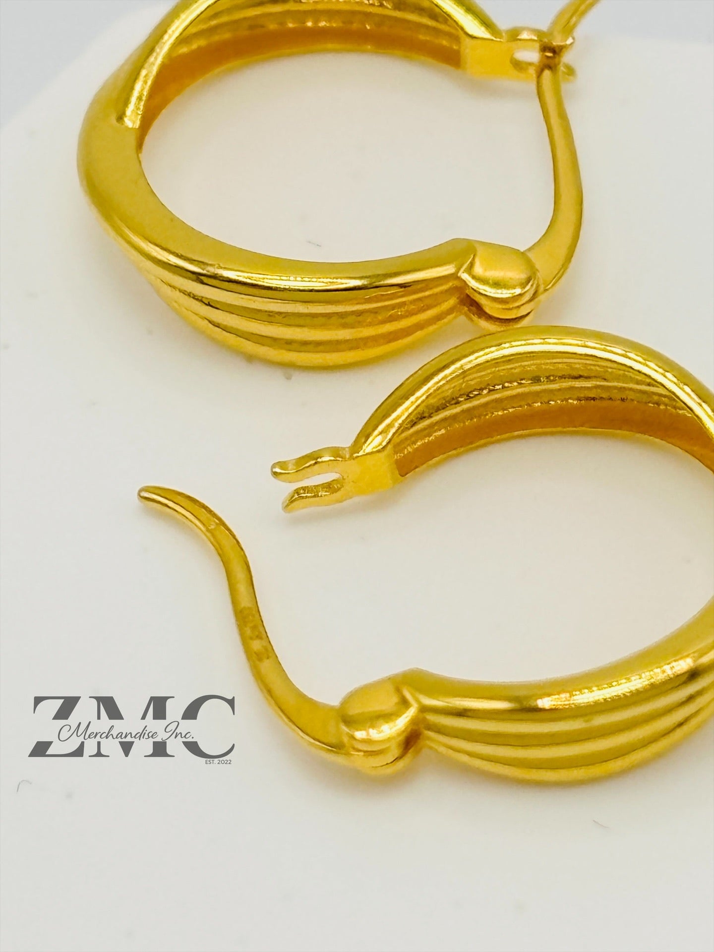 18k Gold Line Loop Earrings
