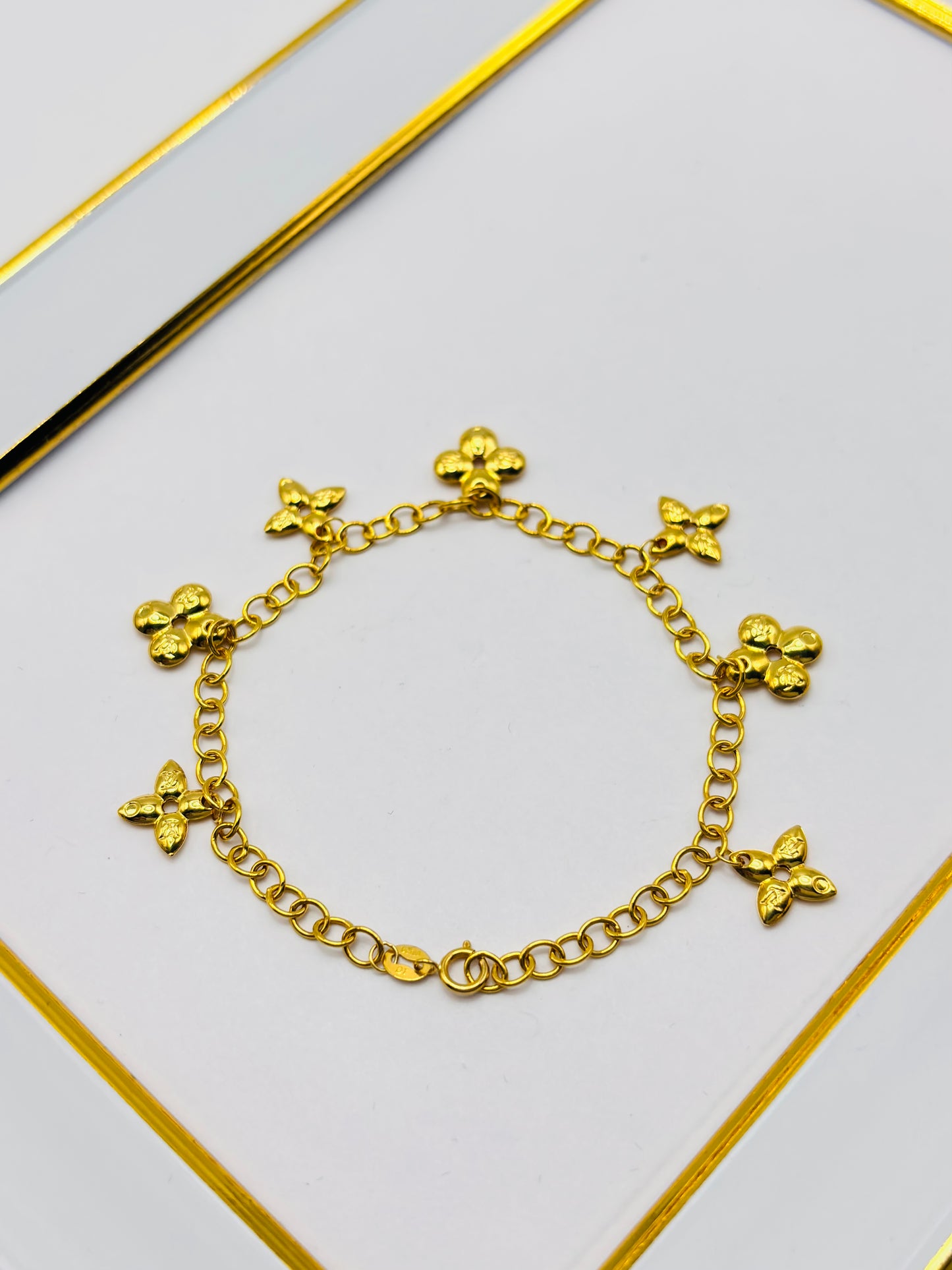 18K Gold Flower Bracelet