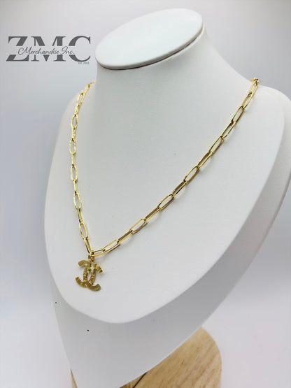 18K Gold Paperclip C Necklace