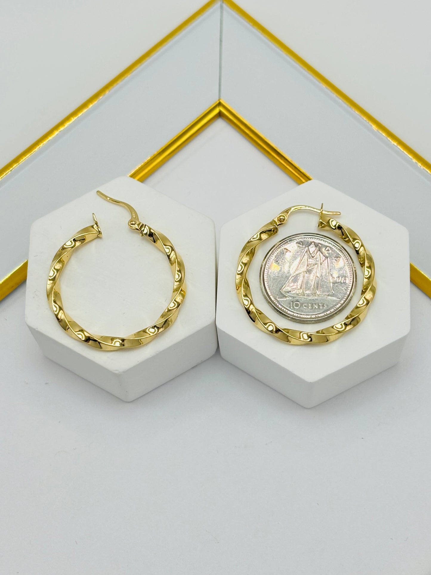 18K Gold Twisted Loop Earrings 26 mm