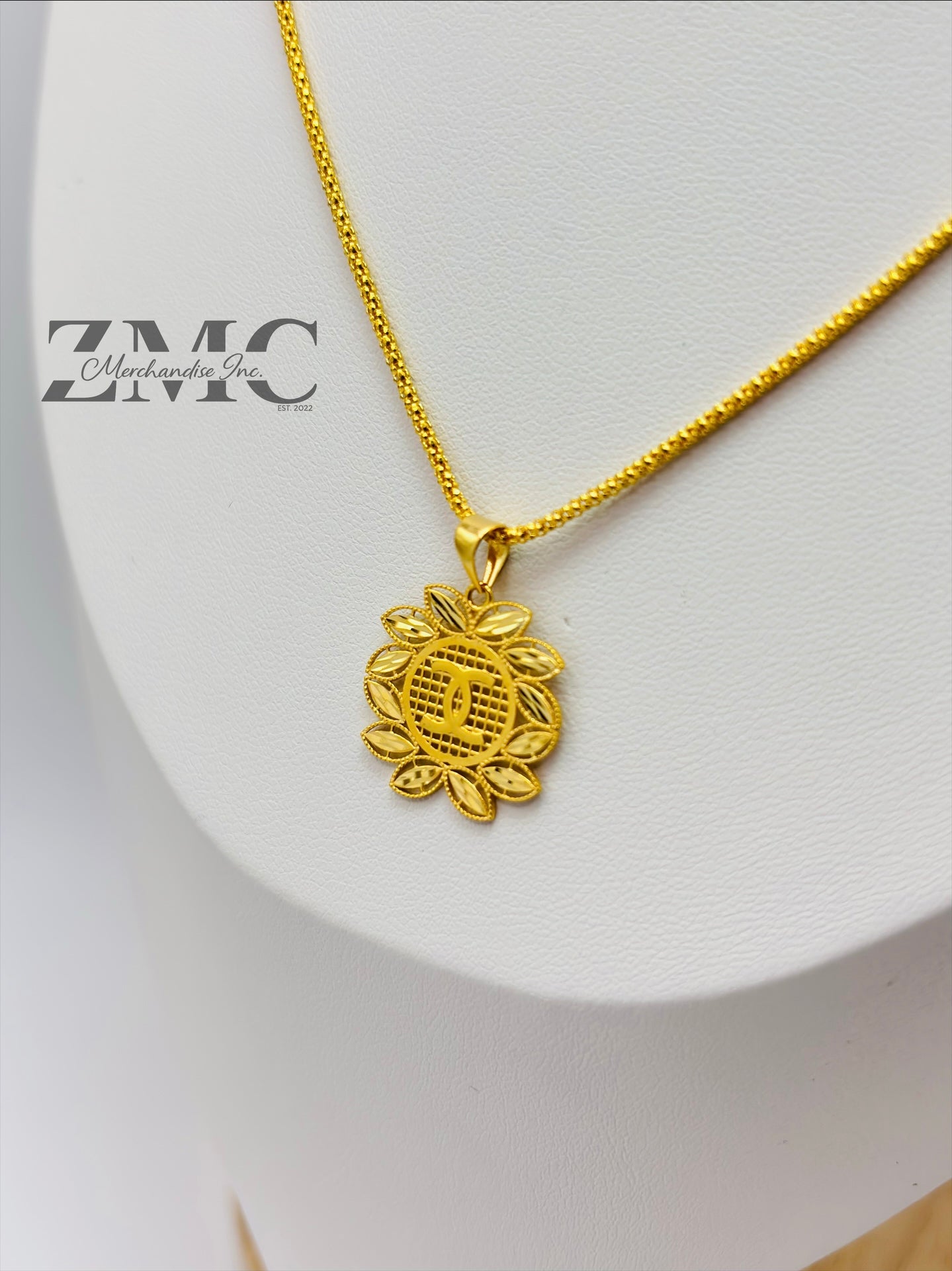 18K Gold C Flower Necklace