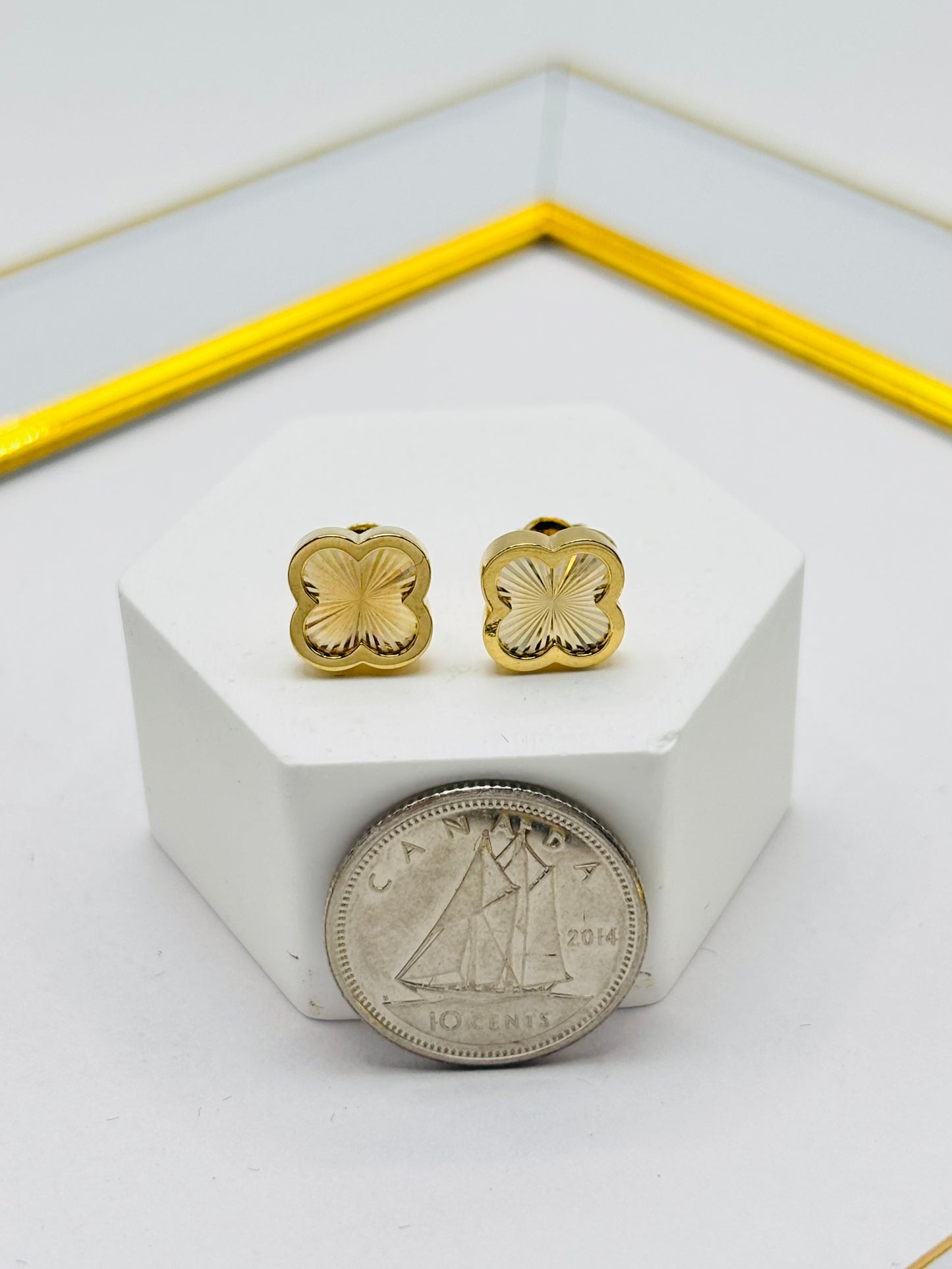 18K Gold Clover Earrings