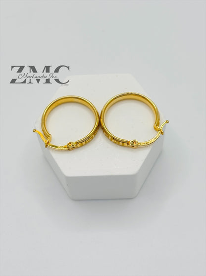 18K Gold Loop F Earrings