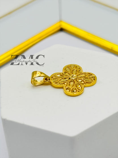 18K Gold Diamond Cut Clover Pendant