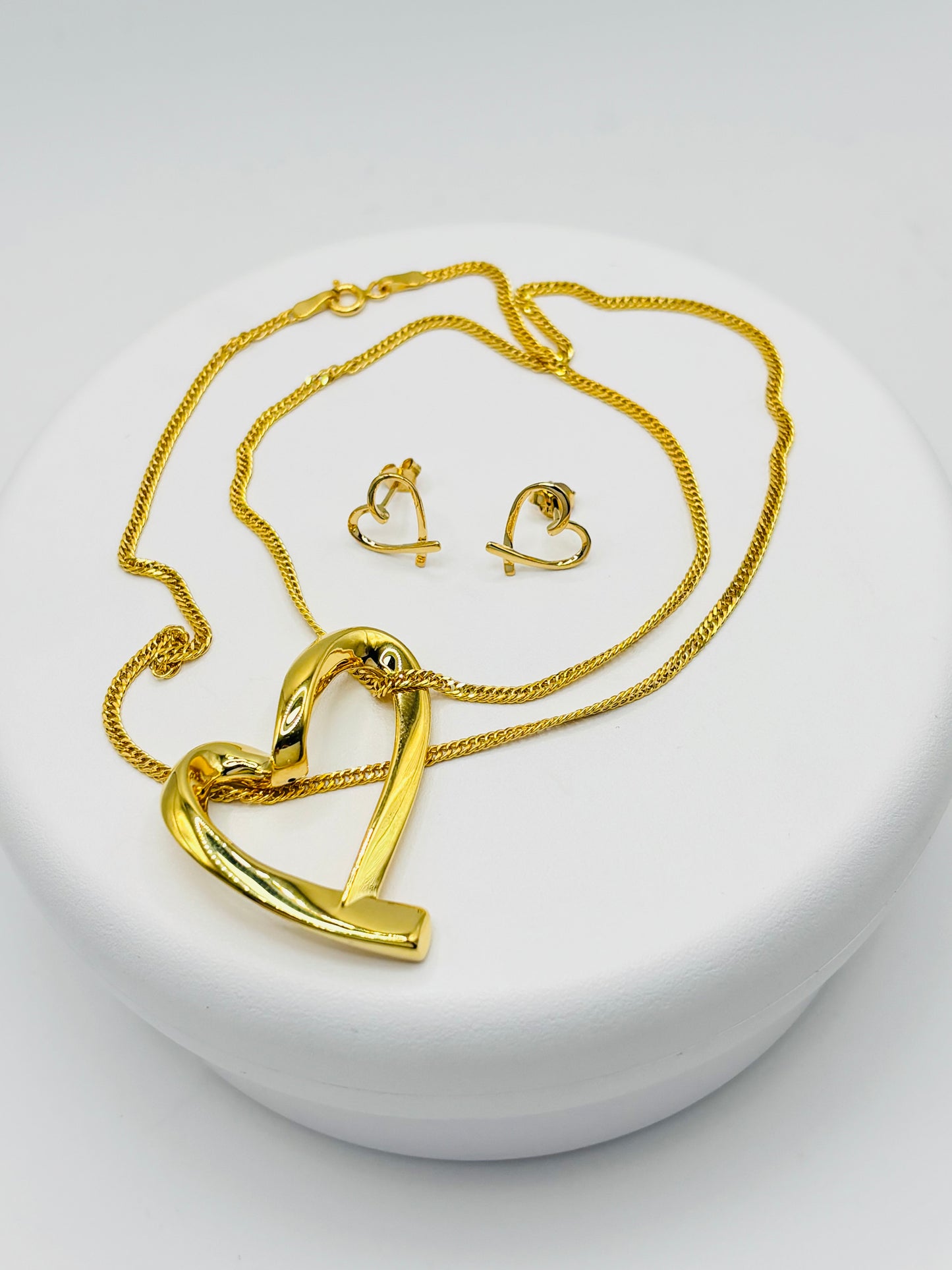 18K Gold Open Heart Necklace and Earrings Set